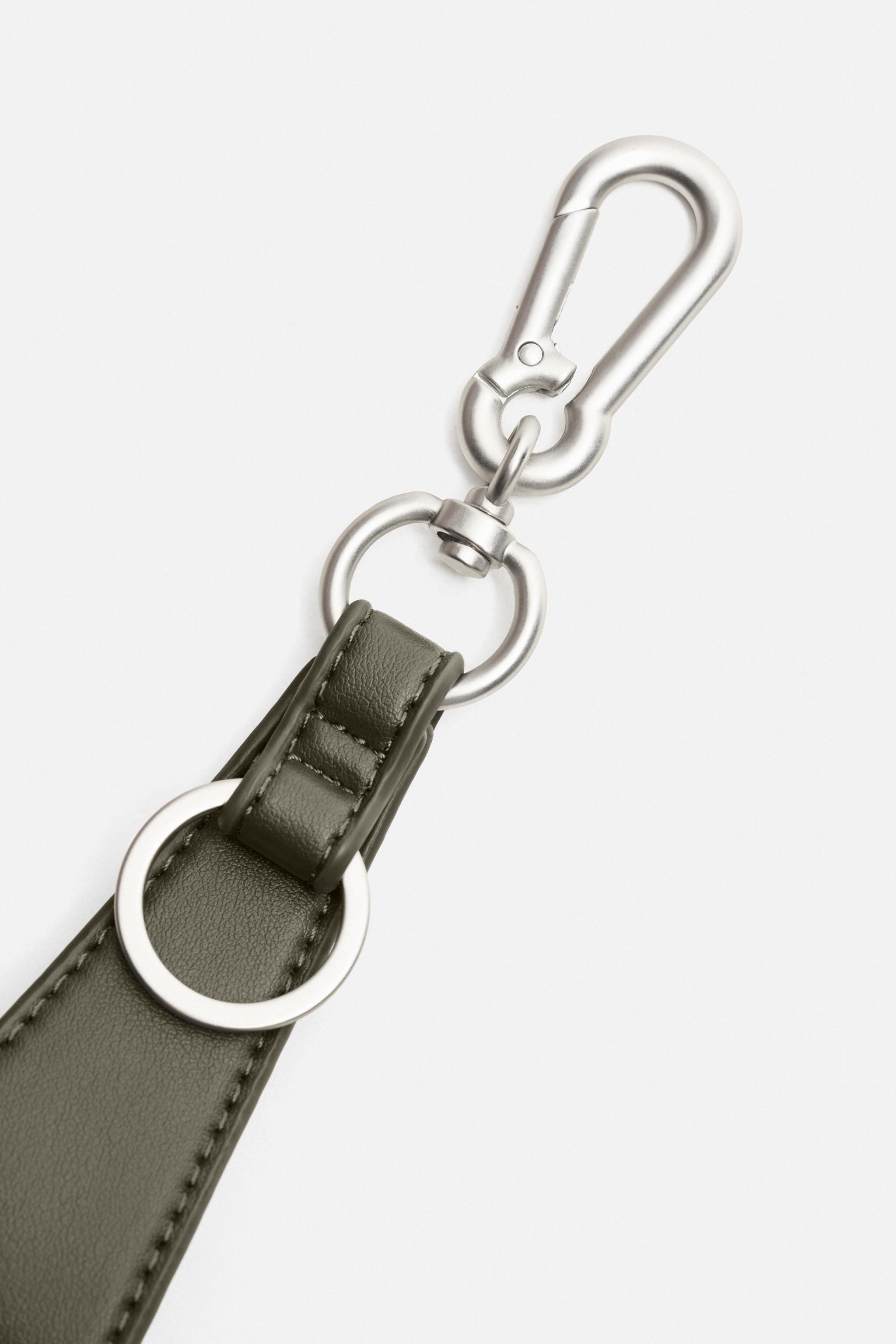 SMOOTH KEYCHAIN