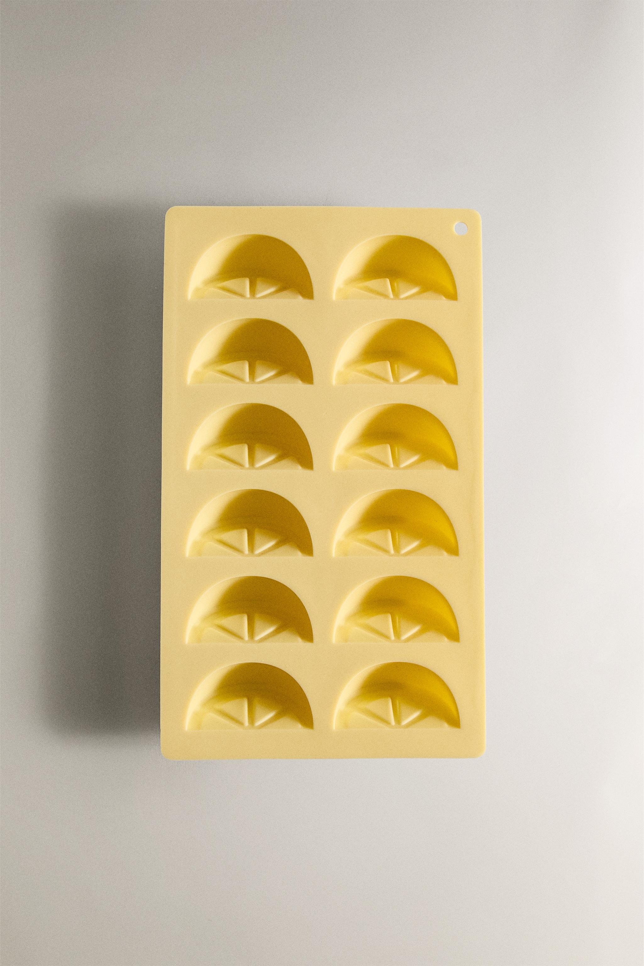 SILICONE ICE TRAY LEMON SLICES