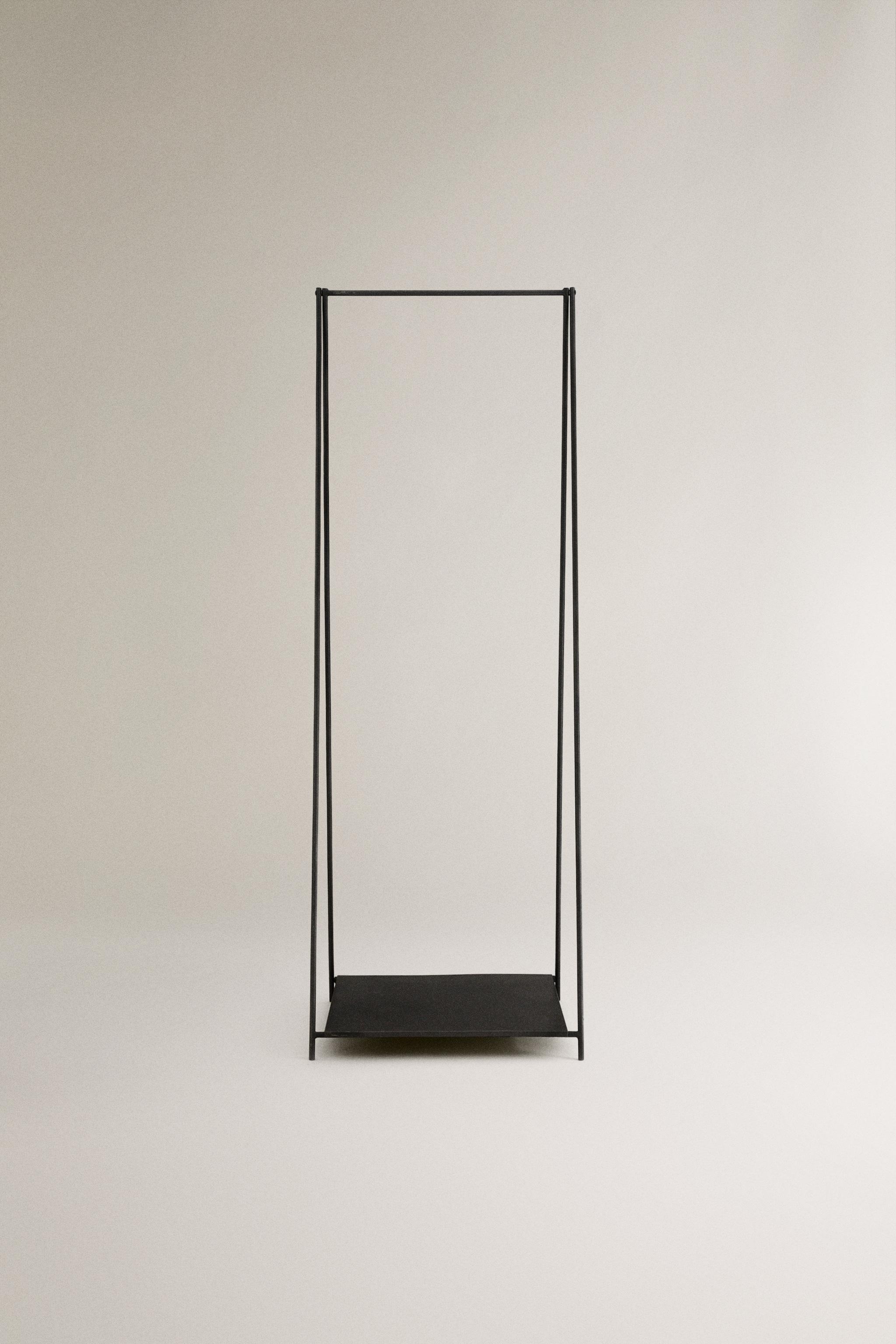 METAL RACK WITH BASE