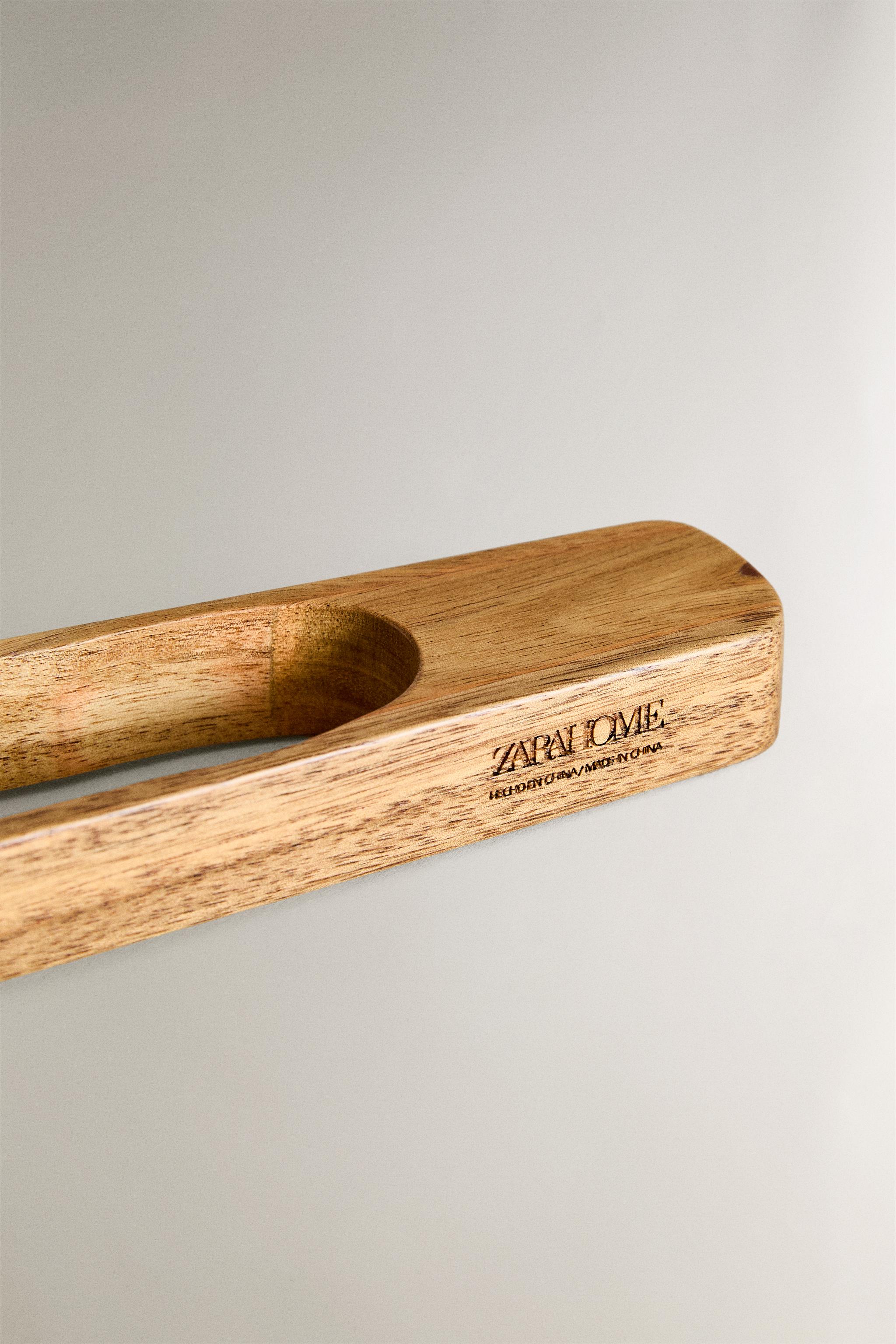 SILICONE AND WOODEN TONGS