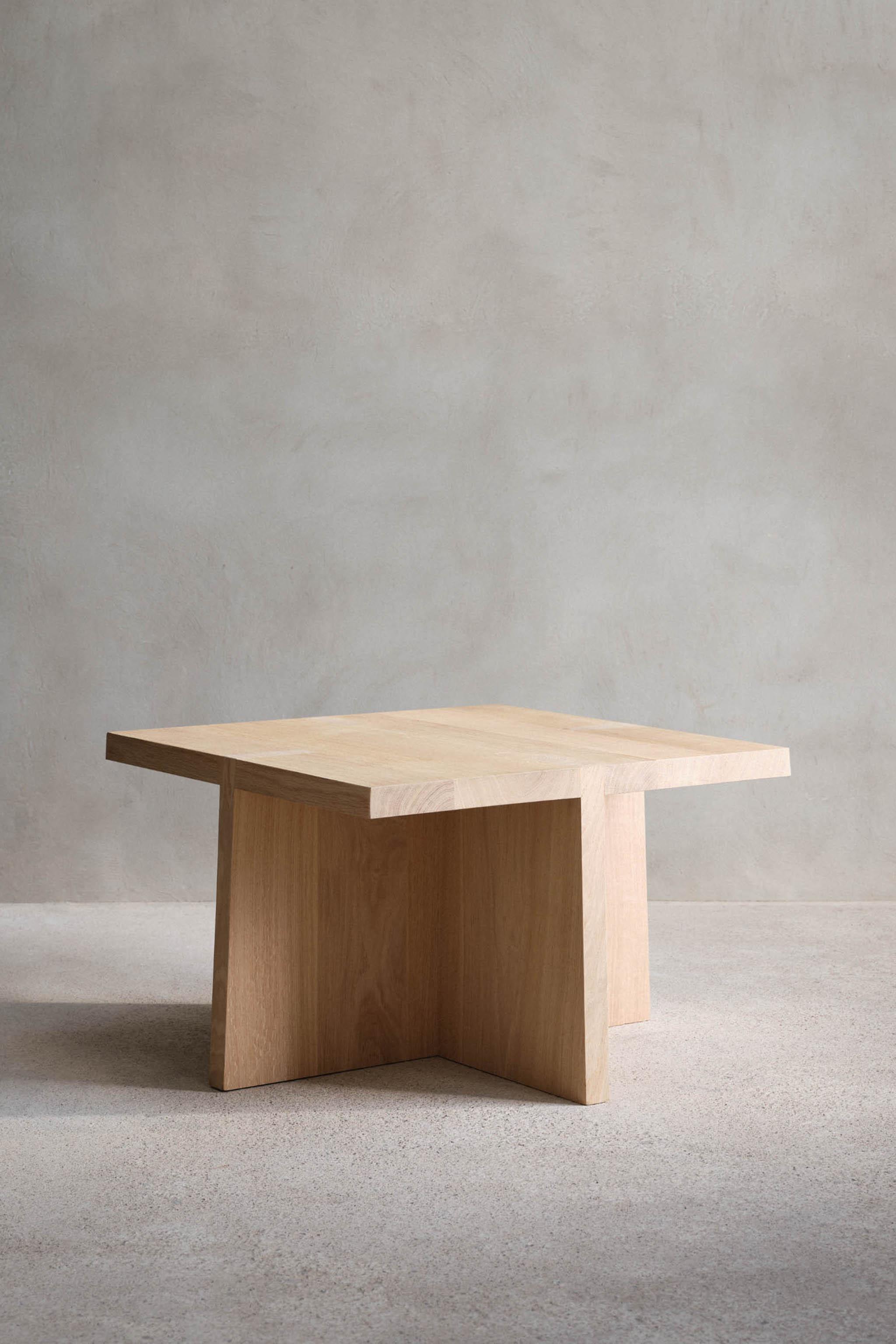 SIDETABLE 01