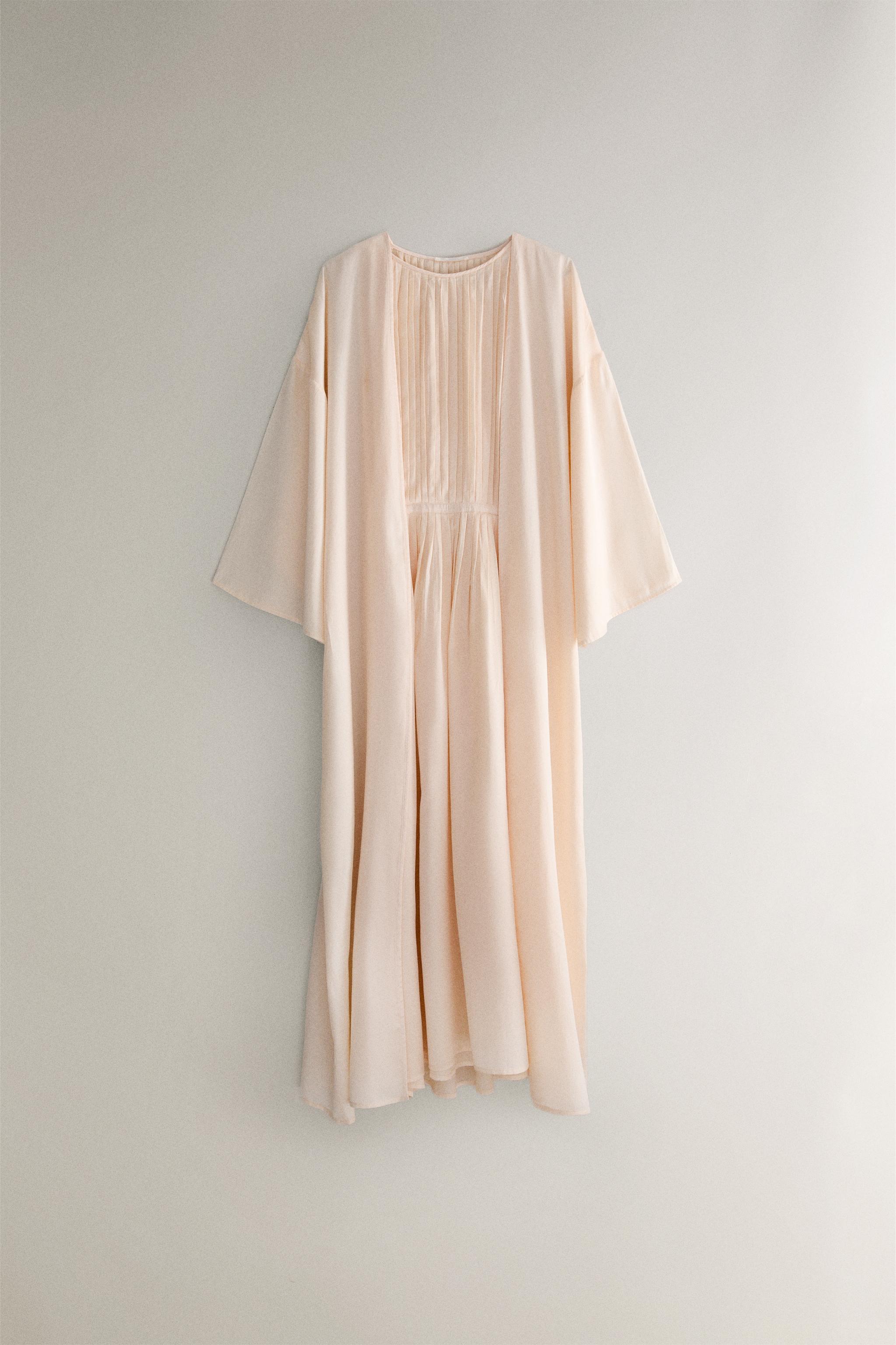 PLEATED SATEEN ROBE