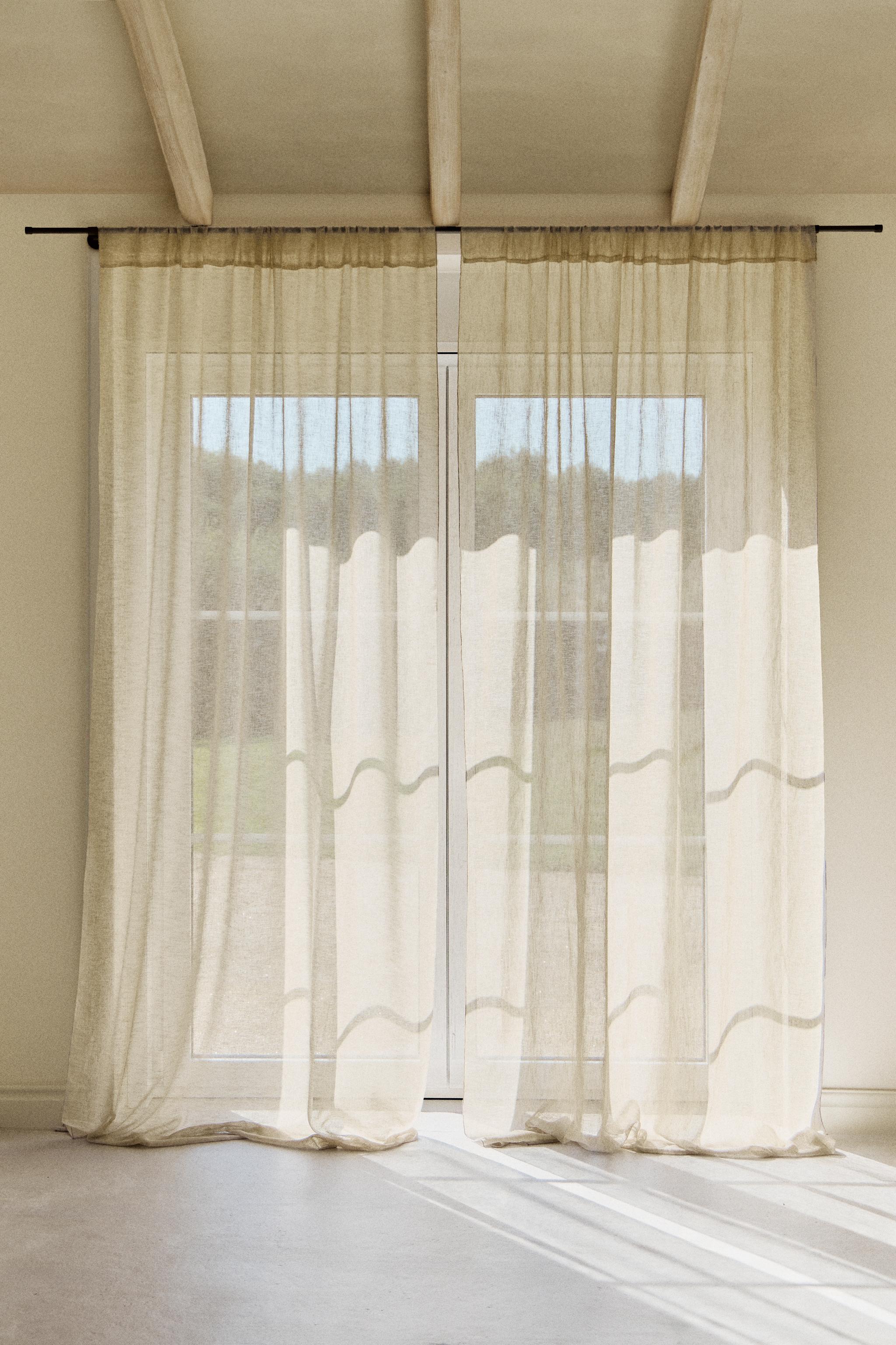 LOW OPACITY FINE CURTAIN