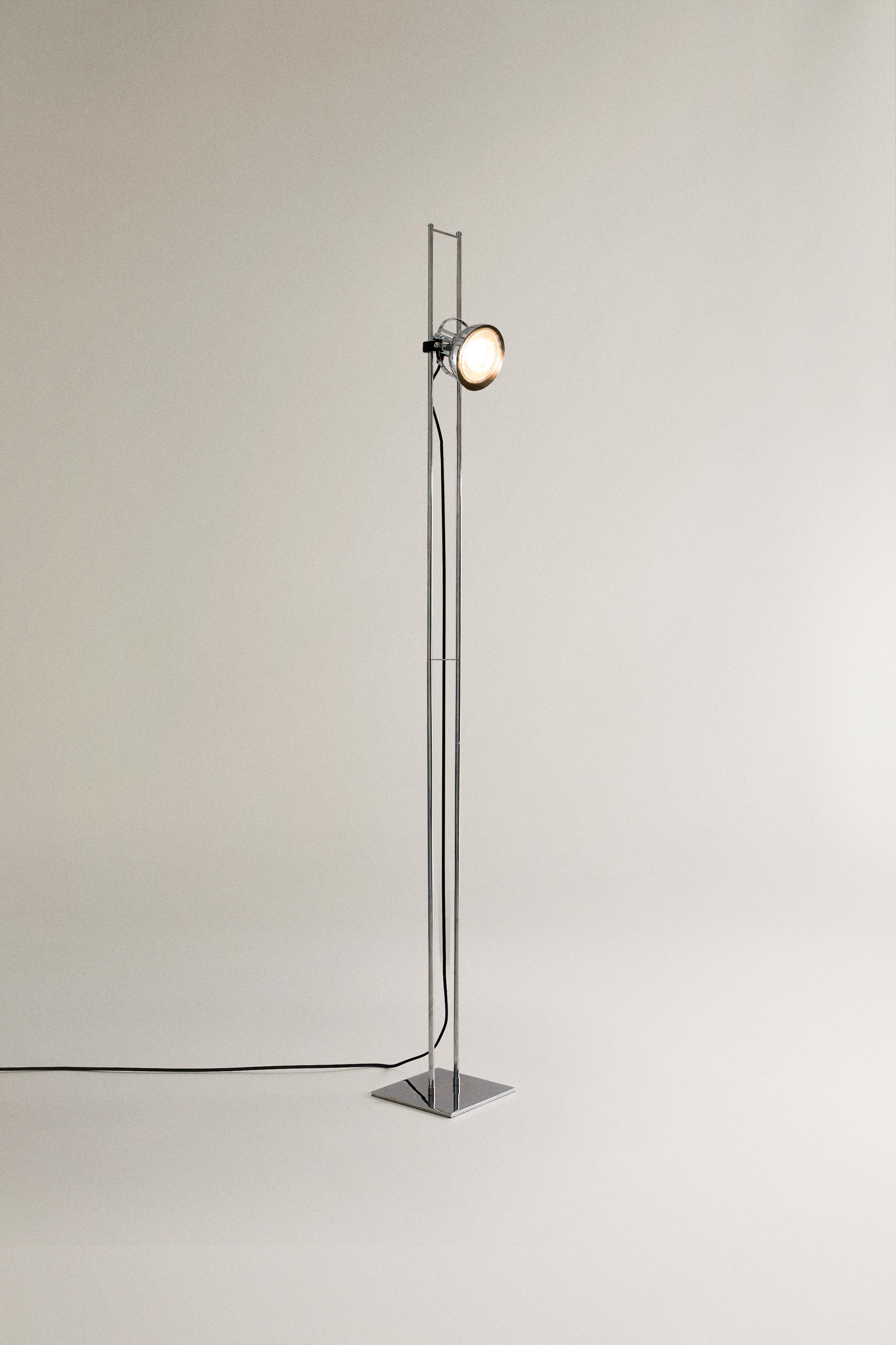 FLOOR LAMP | METAL SPOTLIGHT