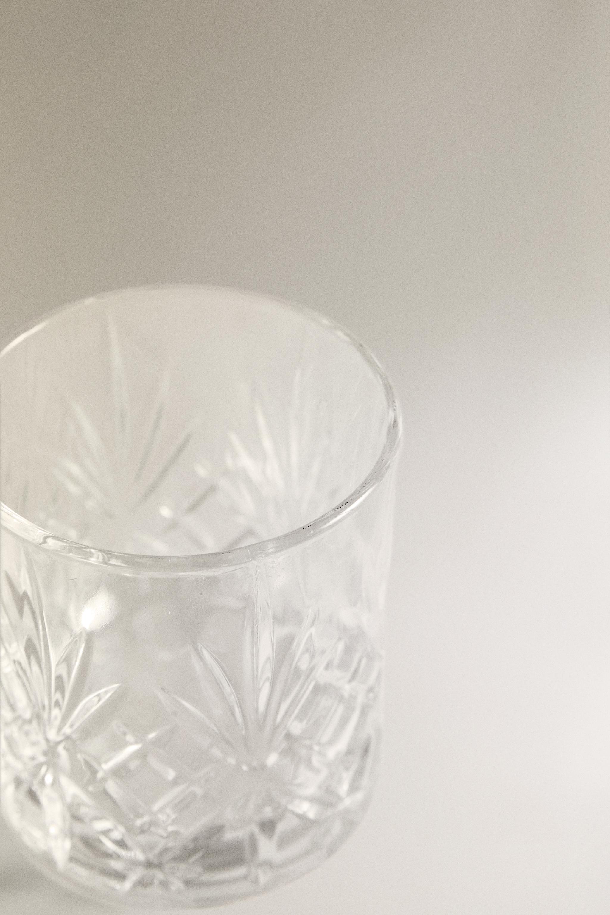 ENGRAVED CRYSTALLINE SHOT GLASS