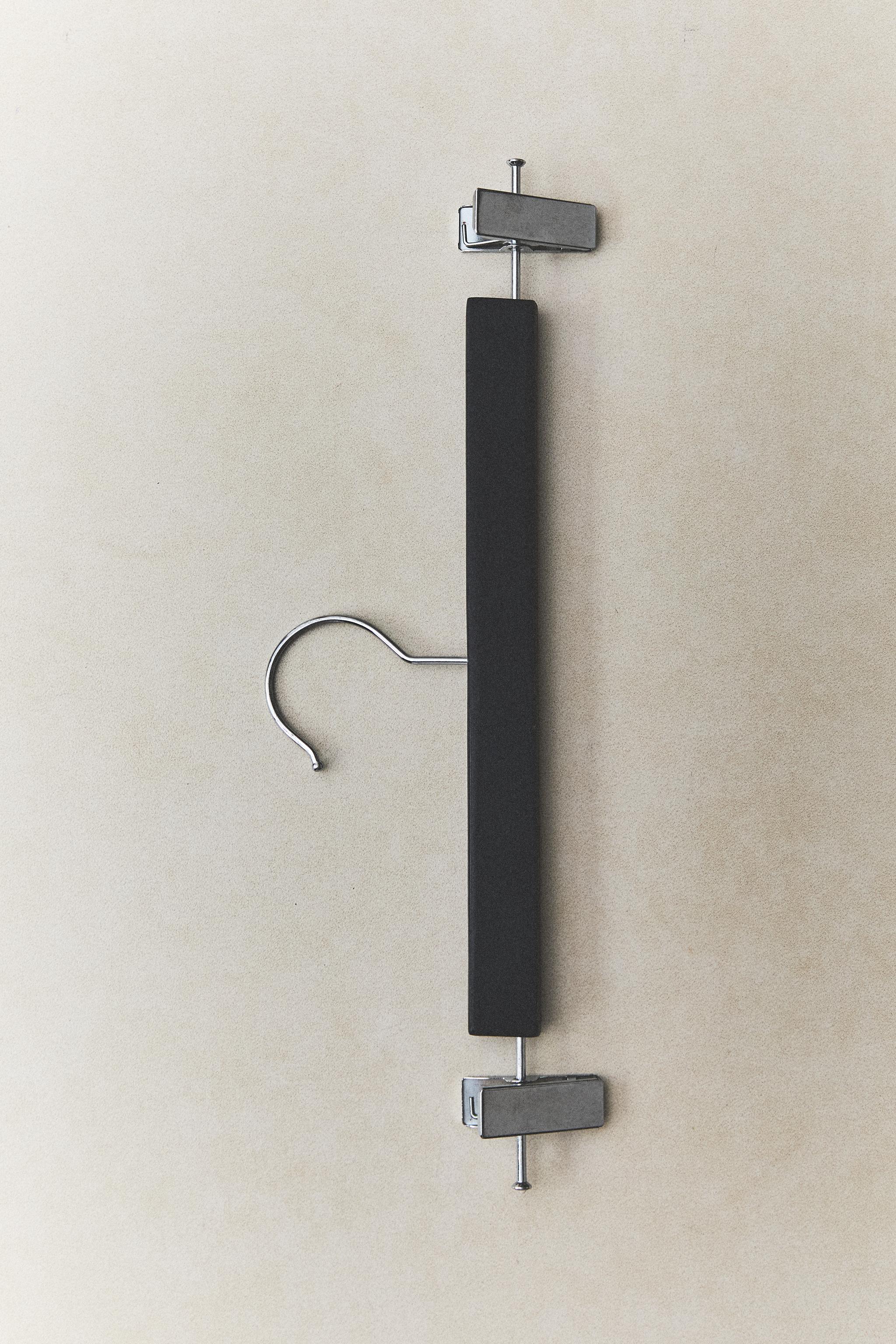 WOODEN SKIRT HANGER (SET OF 3)