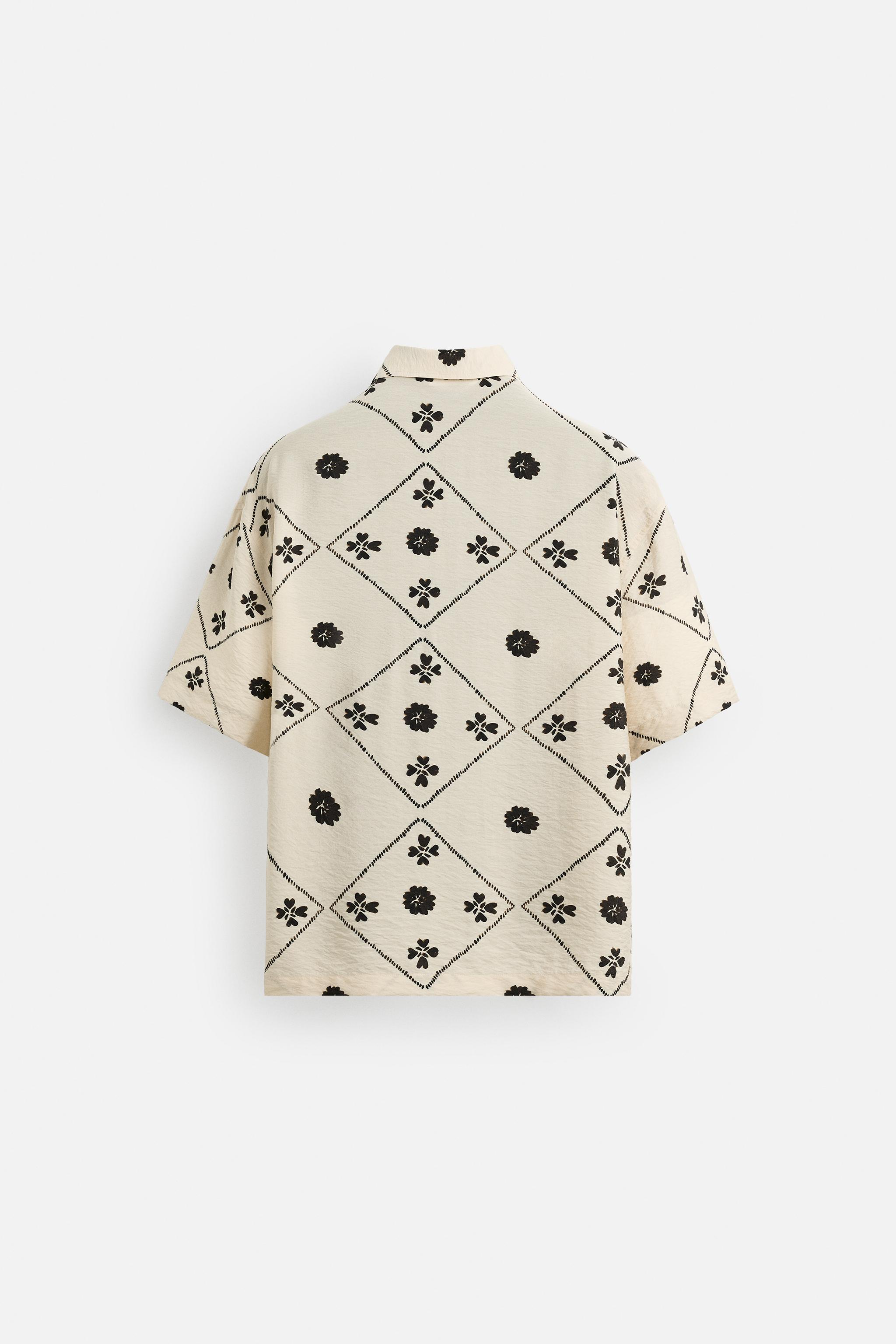 CONTRAST PRINT SHIRT