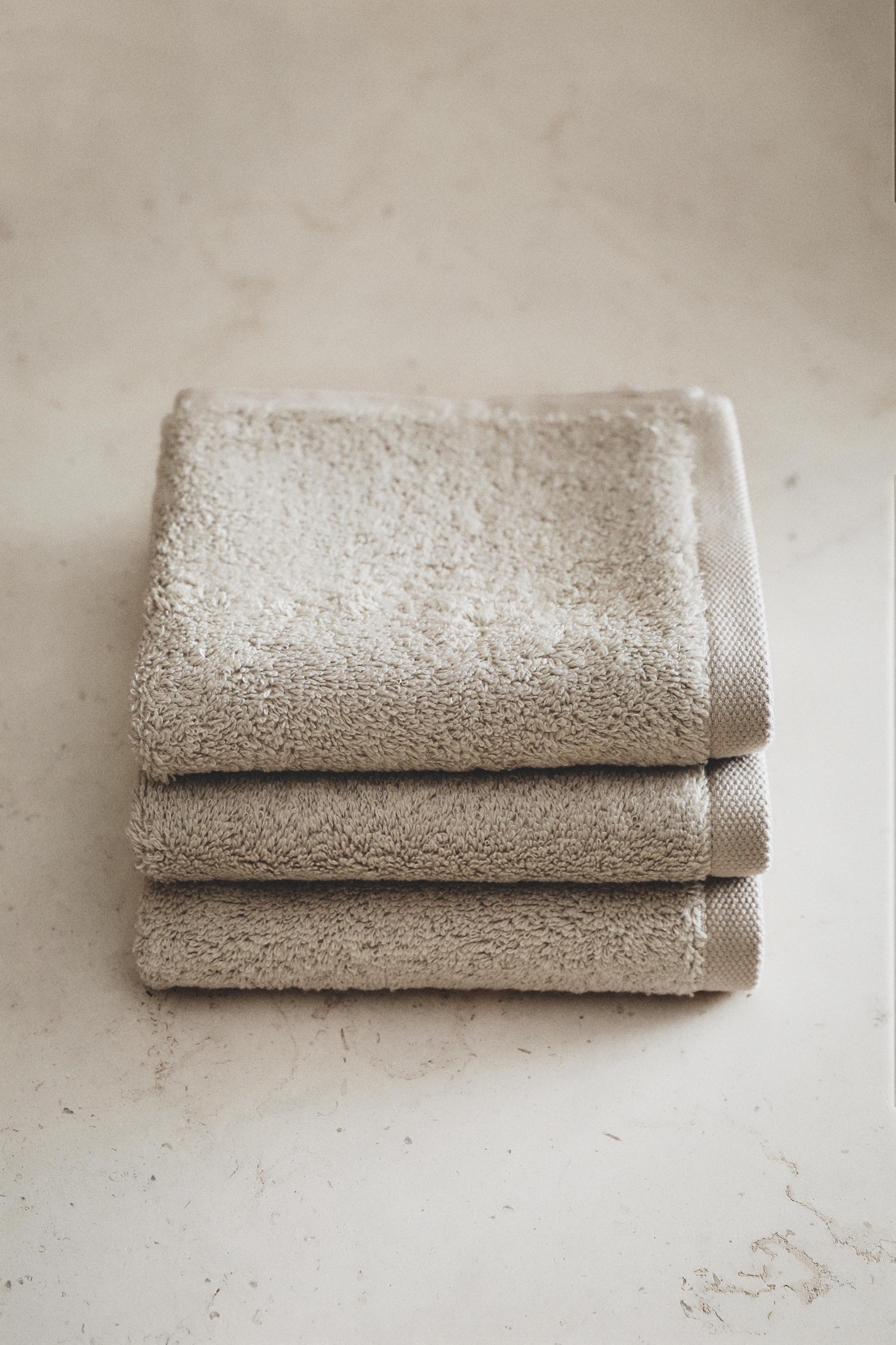 PACK OF COTTON HAND TOWELS (PACK OF 3)