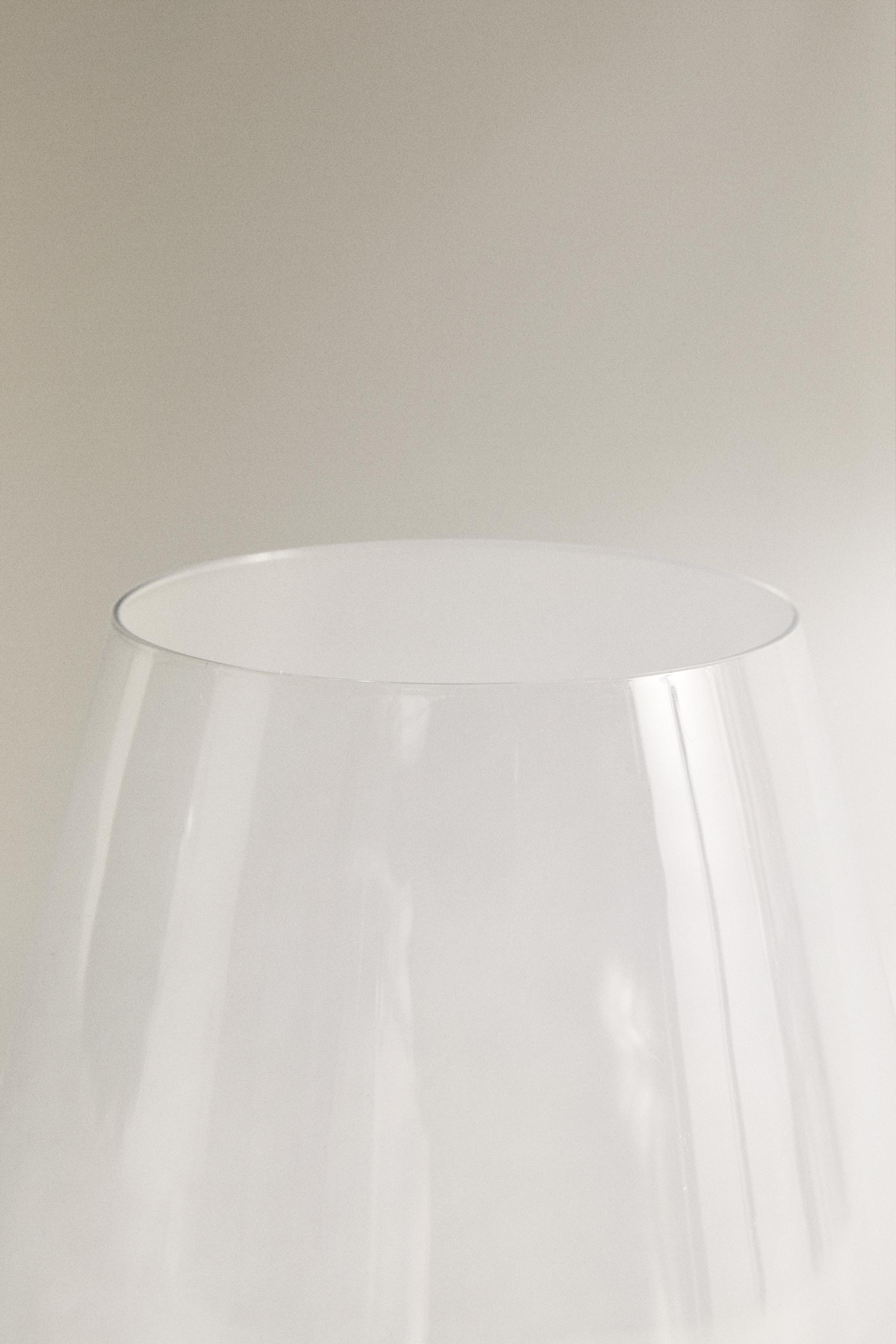 ULTRA LIGHTWEIGHT CRYSTALLINE TUMBLER