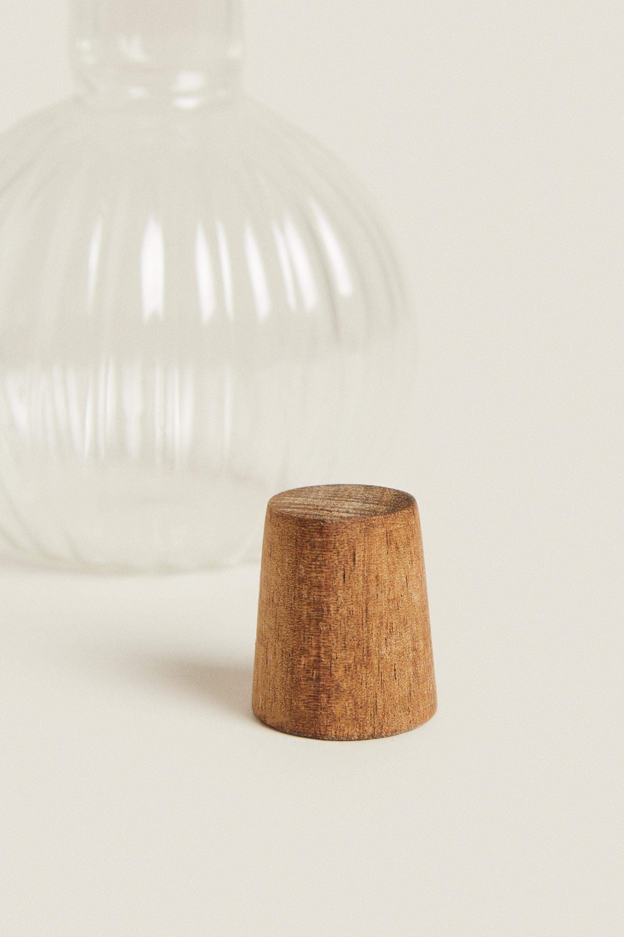 BOROSILICATE GLASS AND WOOD CRUET SET