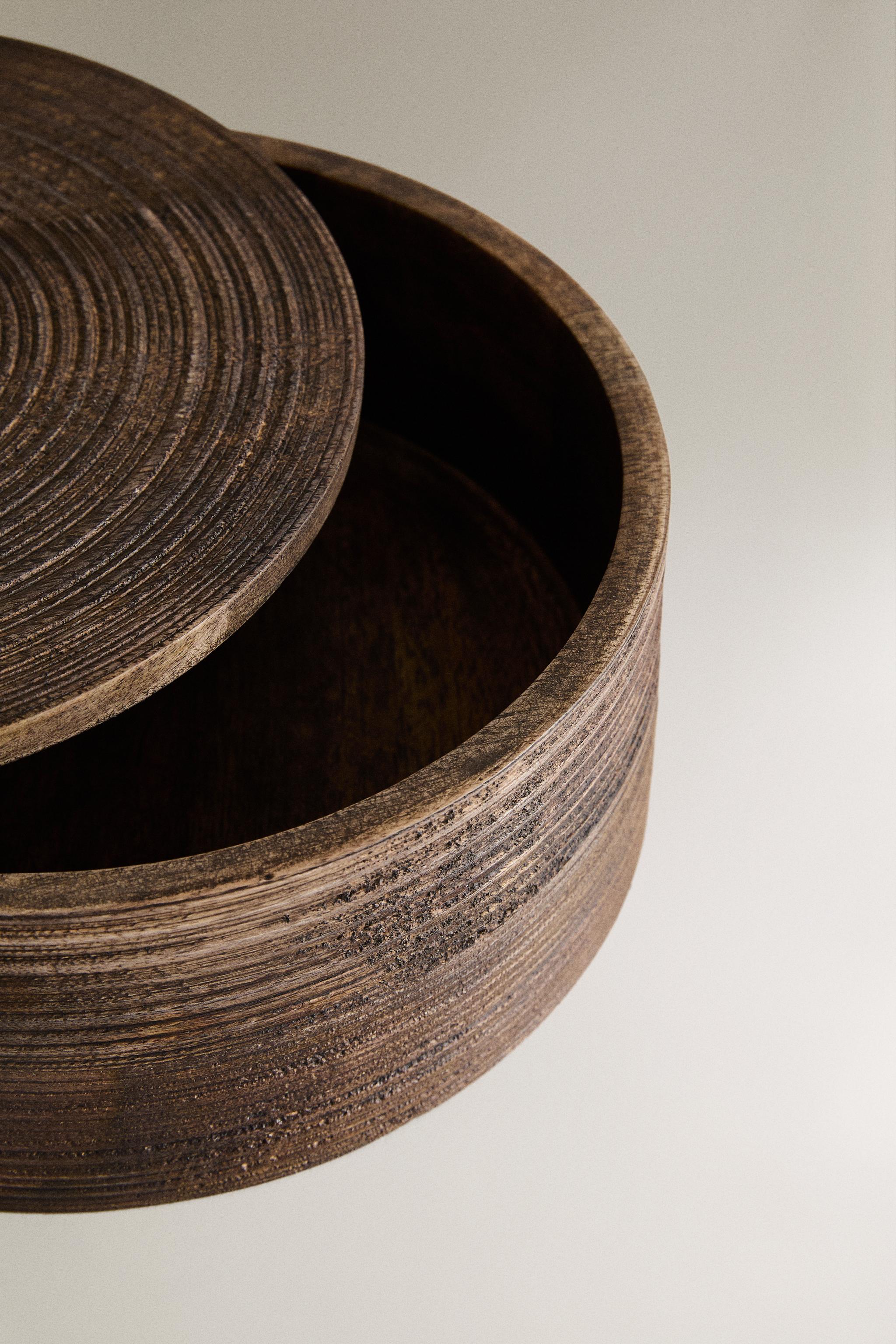 LARGE ROUND WOODEN BOX