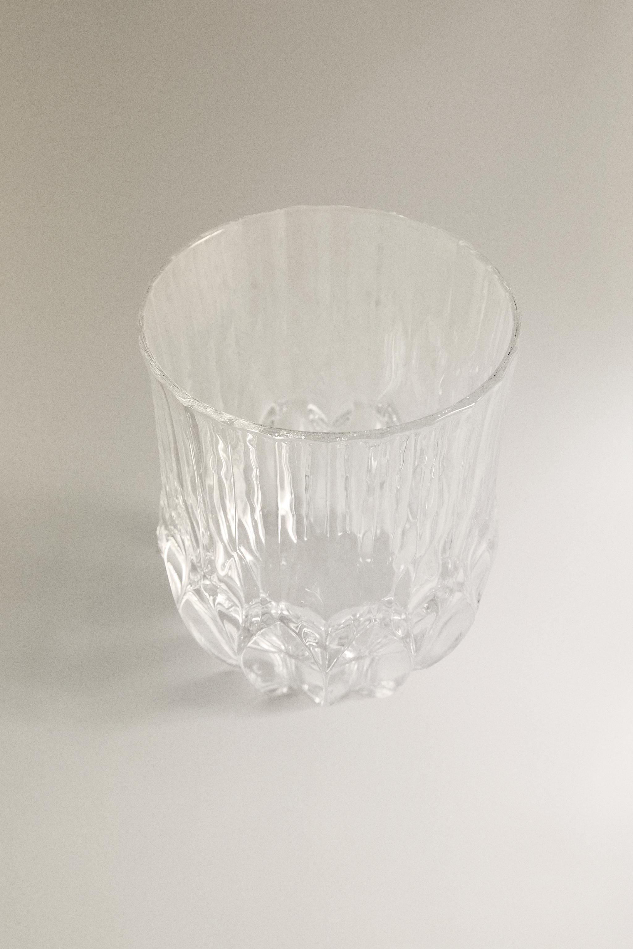 ENGRAVED-EFFECT CRYSTALLINE TUMBLER