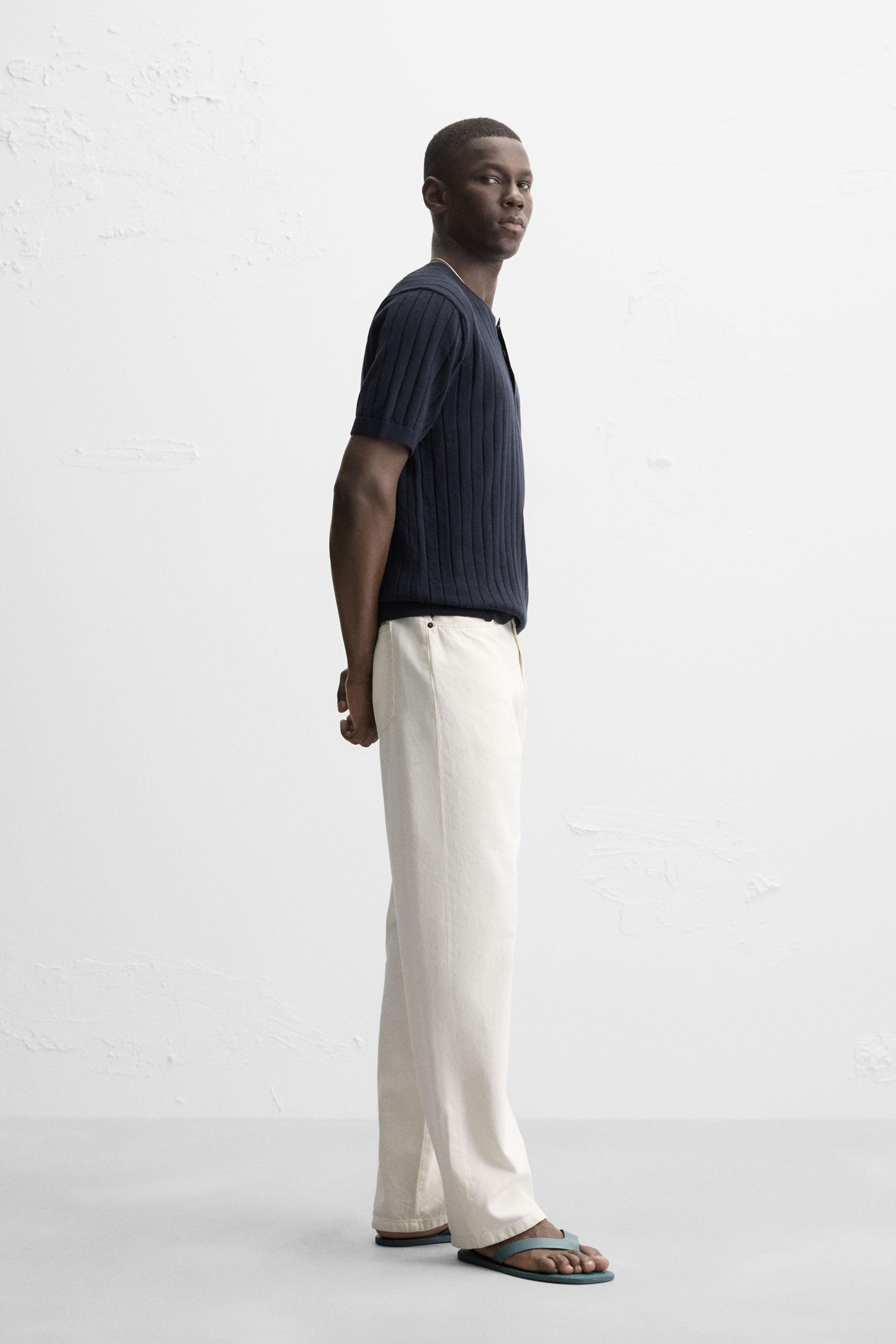 KNIT T-SHIRT WITH BUTTONED NECK