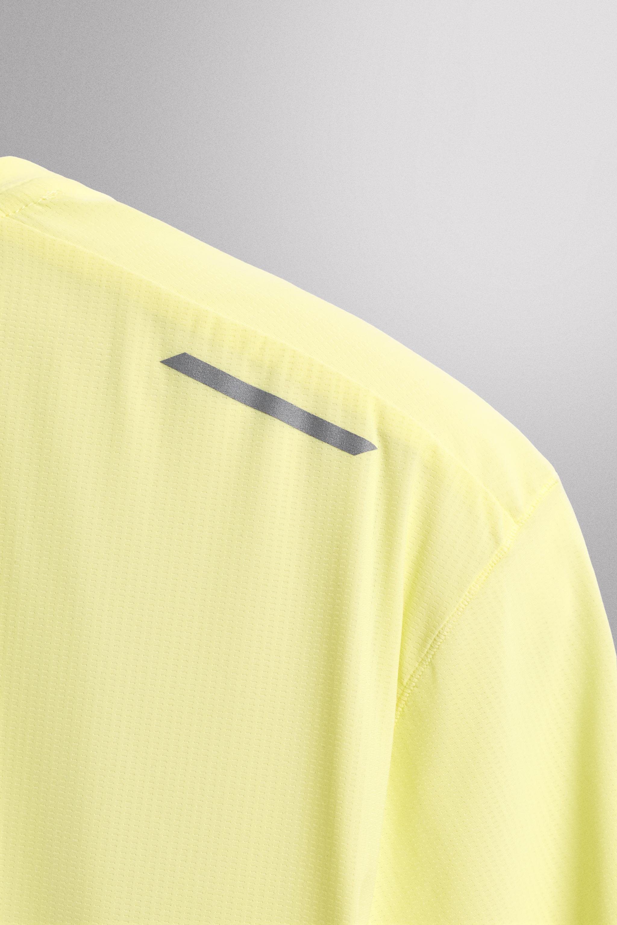 LIGHTWEIGHT TECHNICAL T-SHIRT