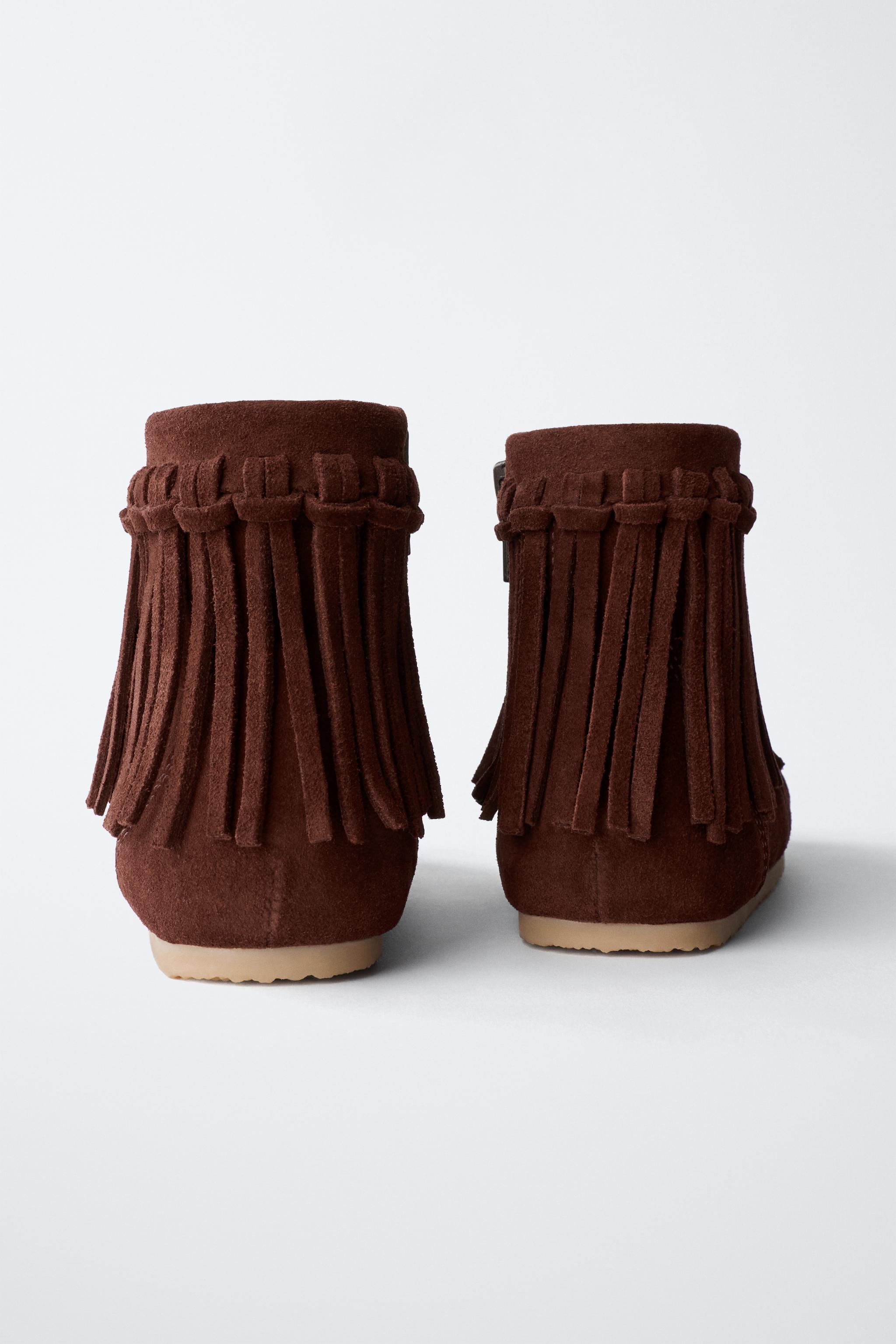 EMBROIDERED LEATHER BOOTS