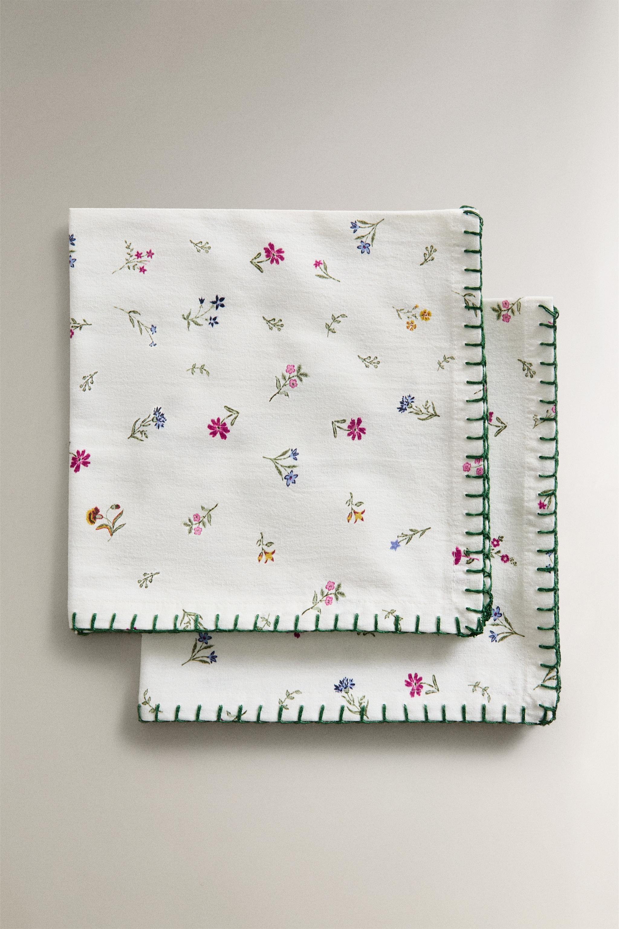 SET OF FLORAL PRINT NAPKINS (SET OF 2)