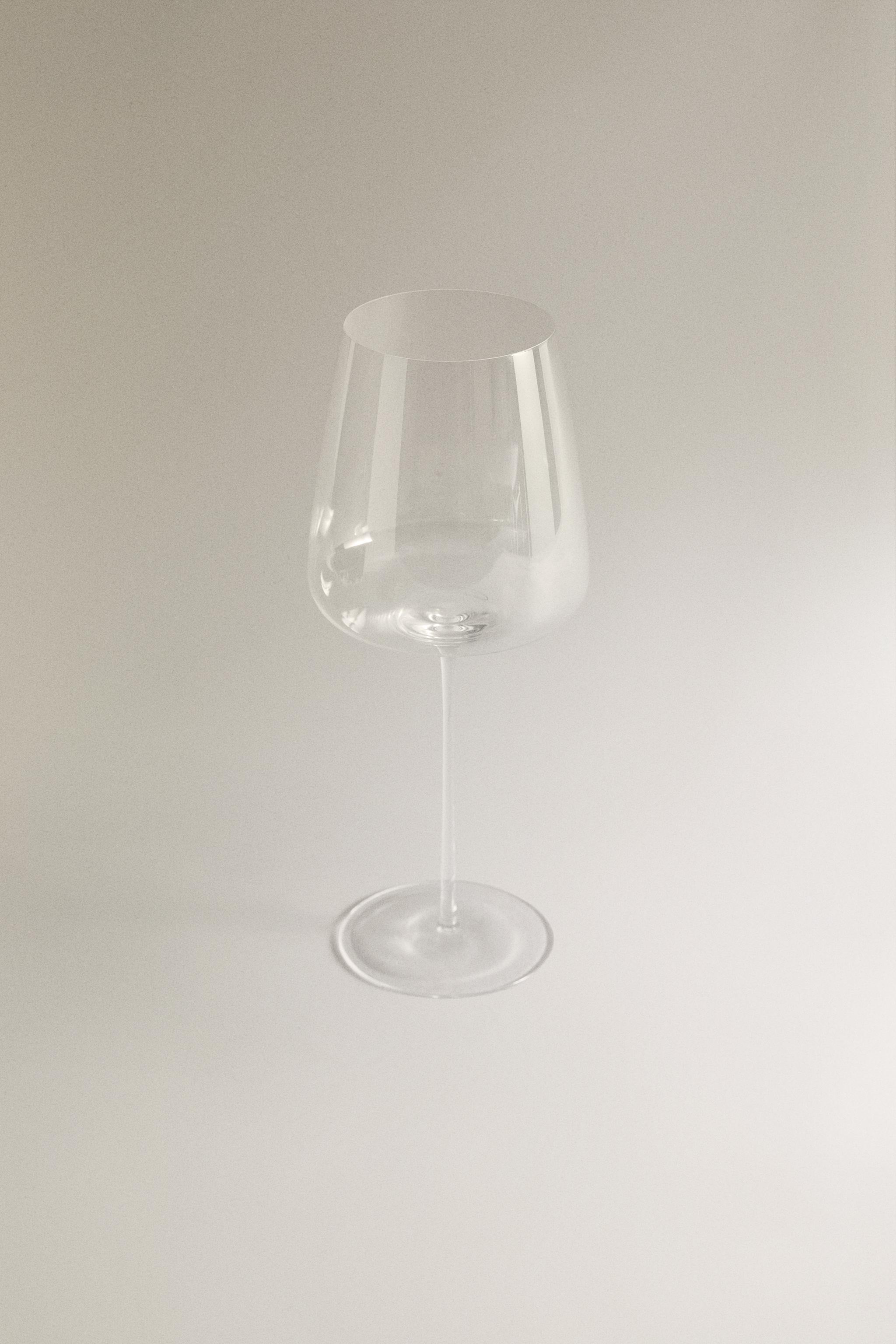 ULTRA LIGHTWEIGHT WINE GLASS