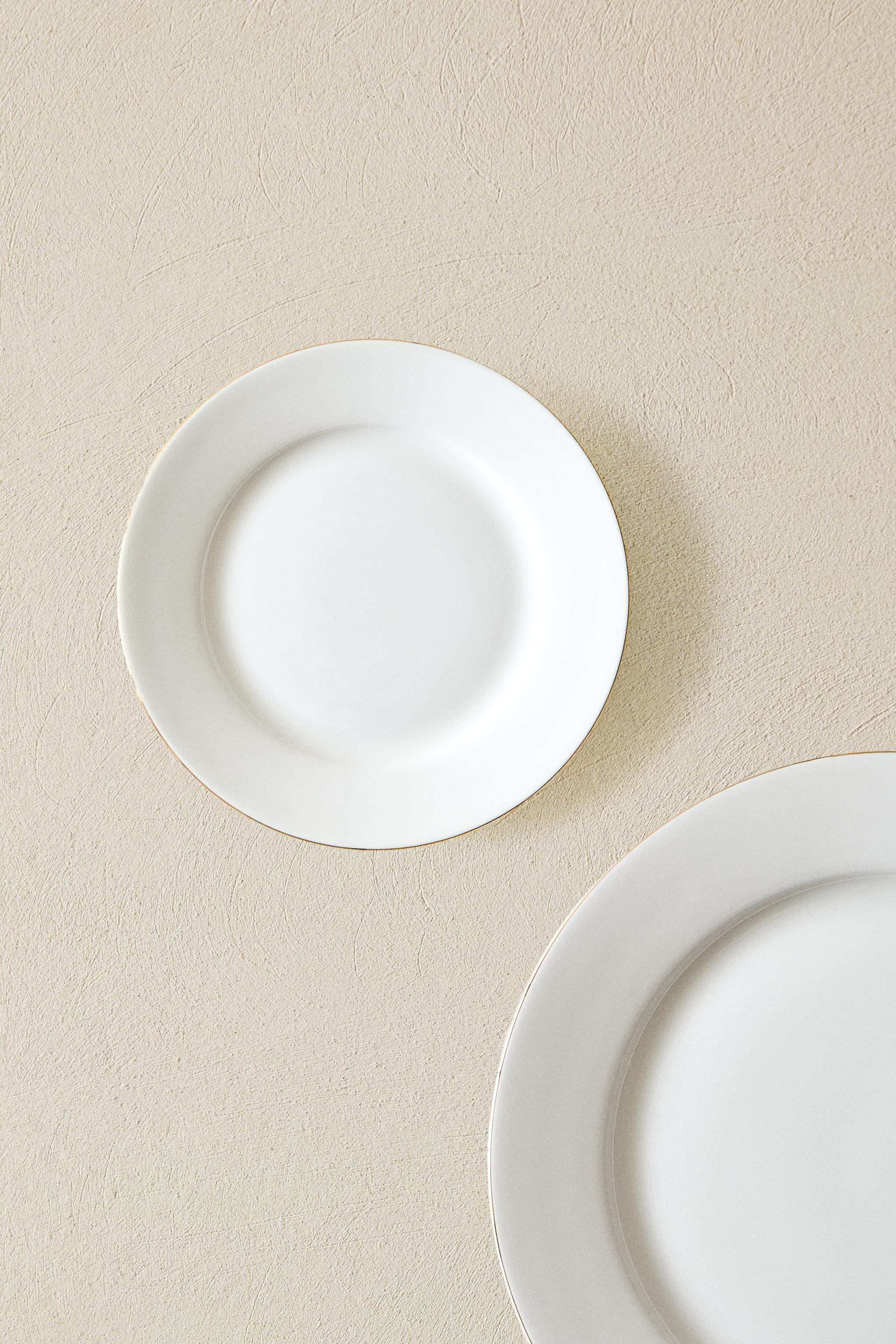 RIMMED BONE CHINA DESSERT PLATE