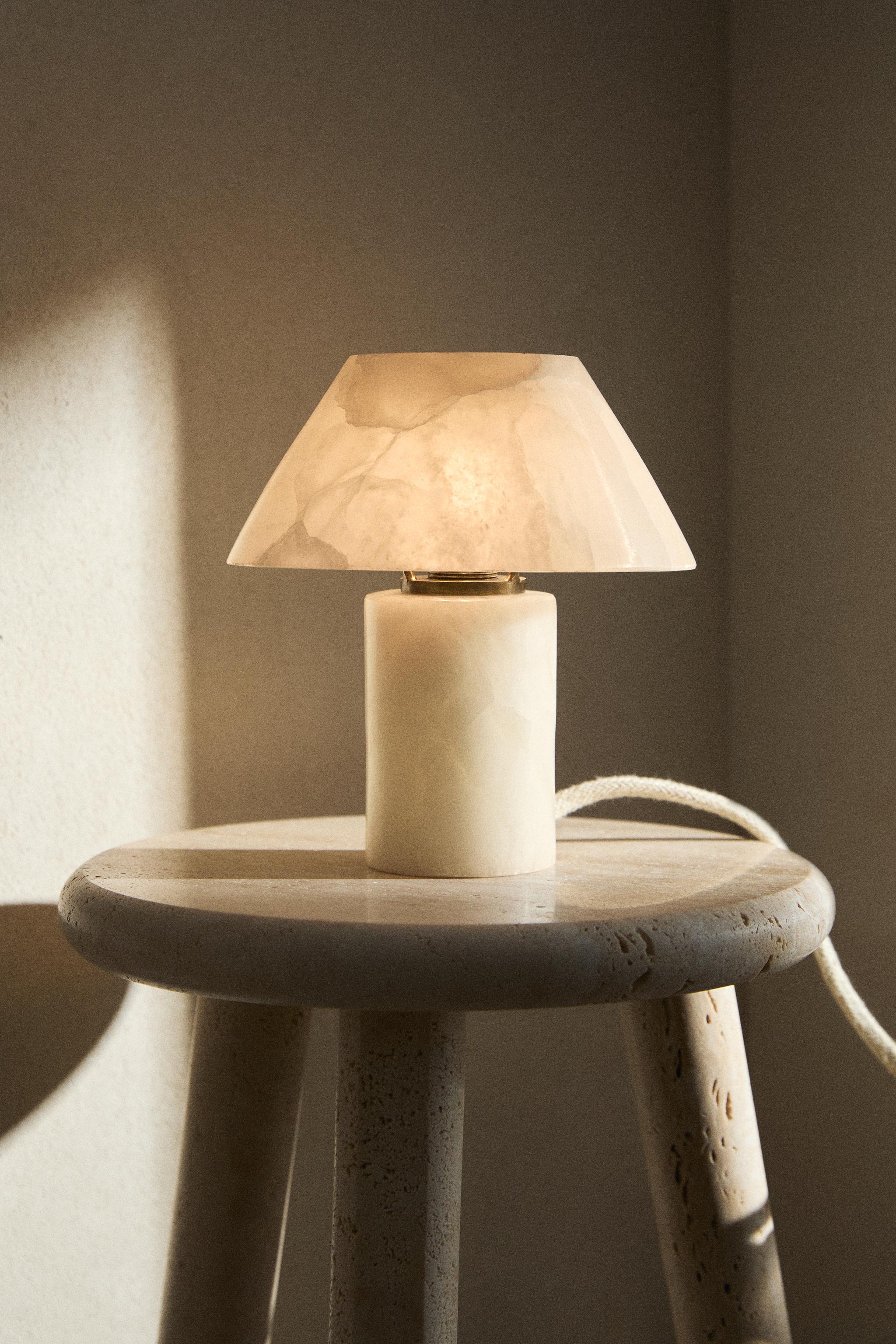 SMALL ALABASTER TABLE LAMP