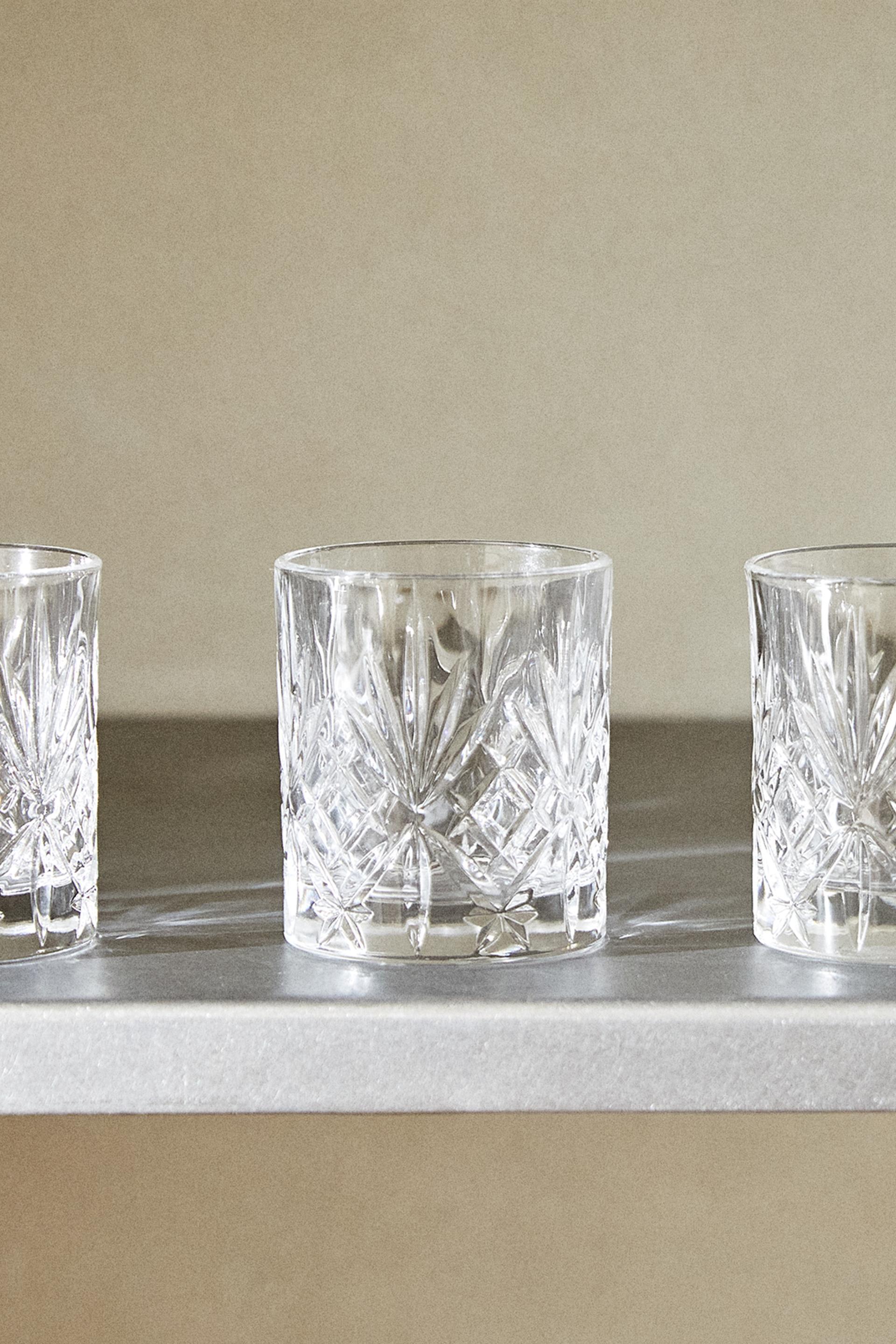 ENGRAVED CRYSTALLINE SHOT GLASS
