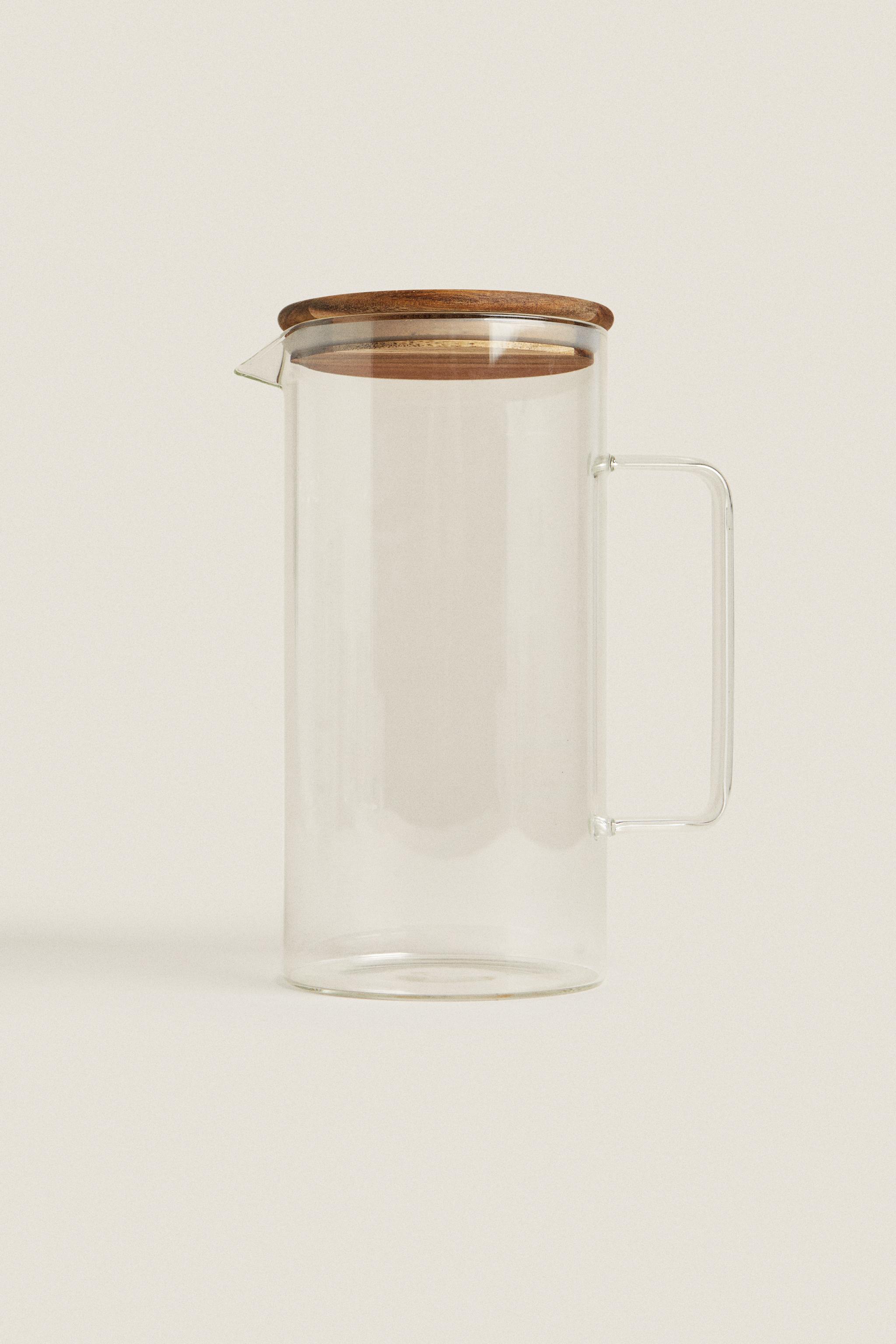 BOROSILICATE GLASS PITCHER WITH LID