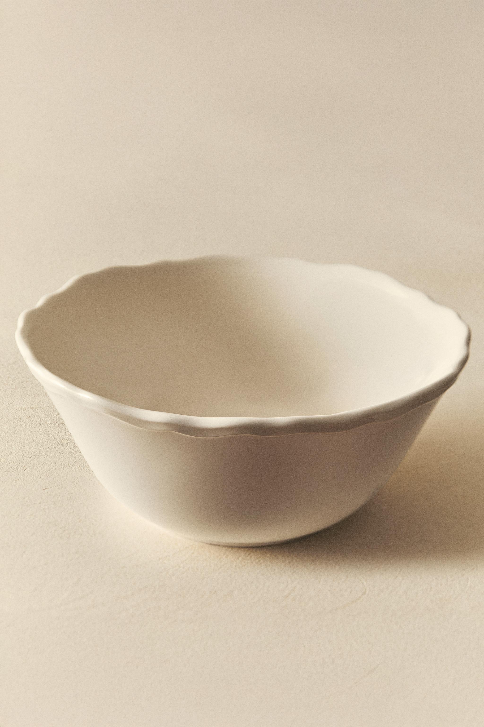 EARTHENWARE SALAD BOWL WITH RAISED-DESIGN EDGE