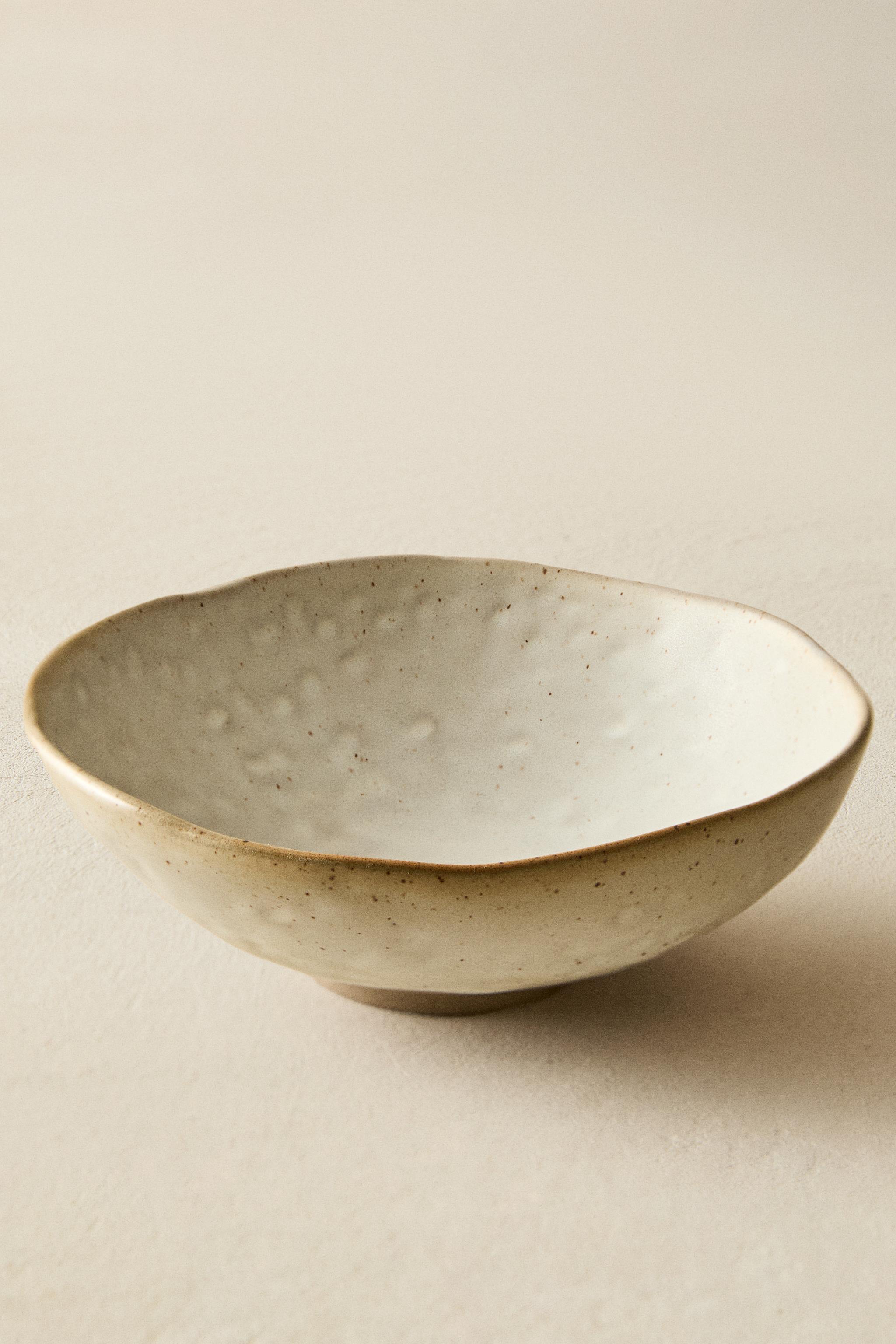 TEXTURED STONEWARE BOWL