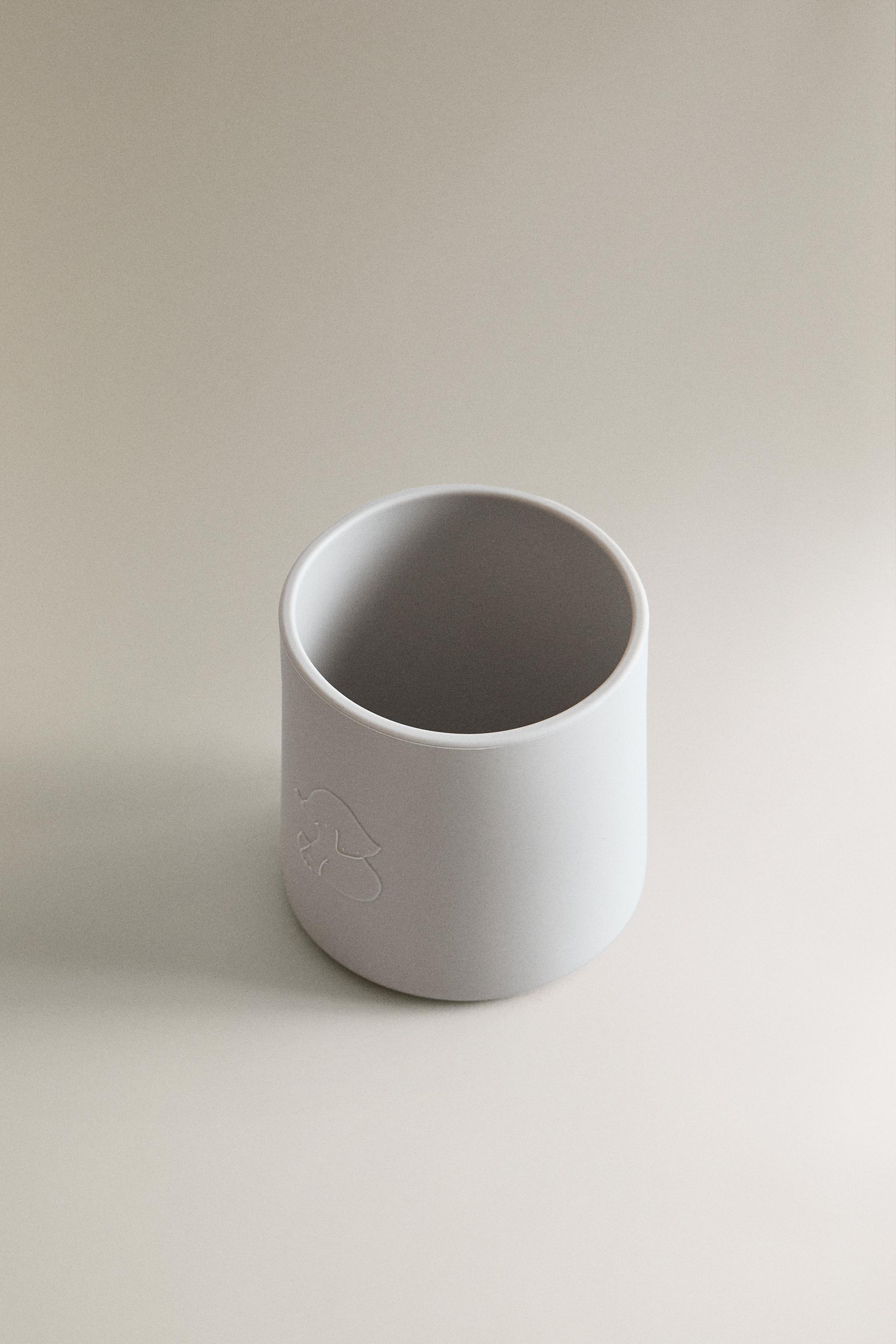 CHILDREN'S SILICONE ELEPHANT TUMBLER