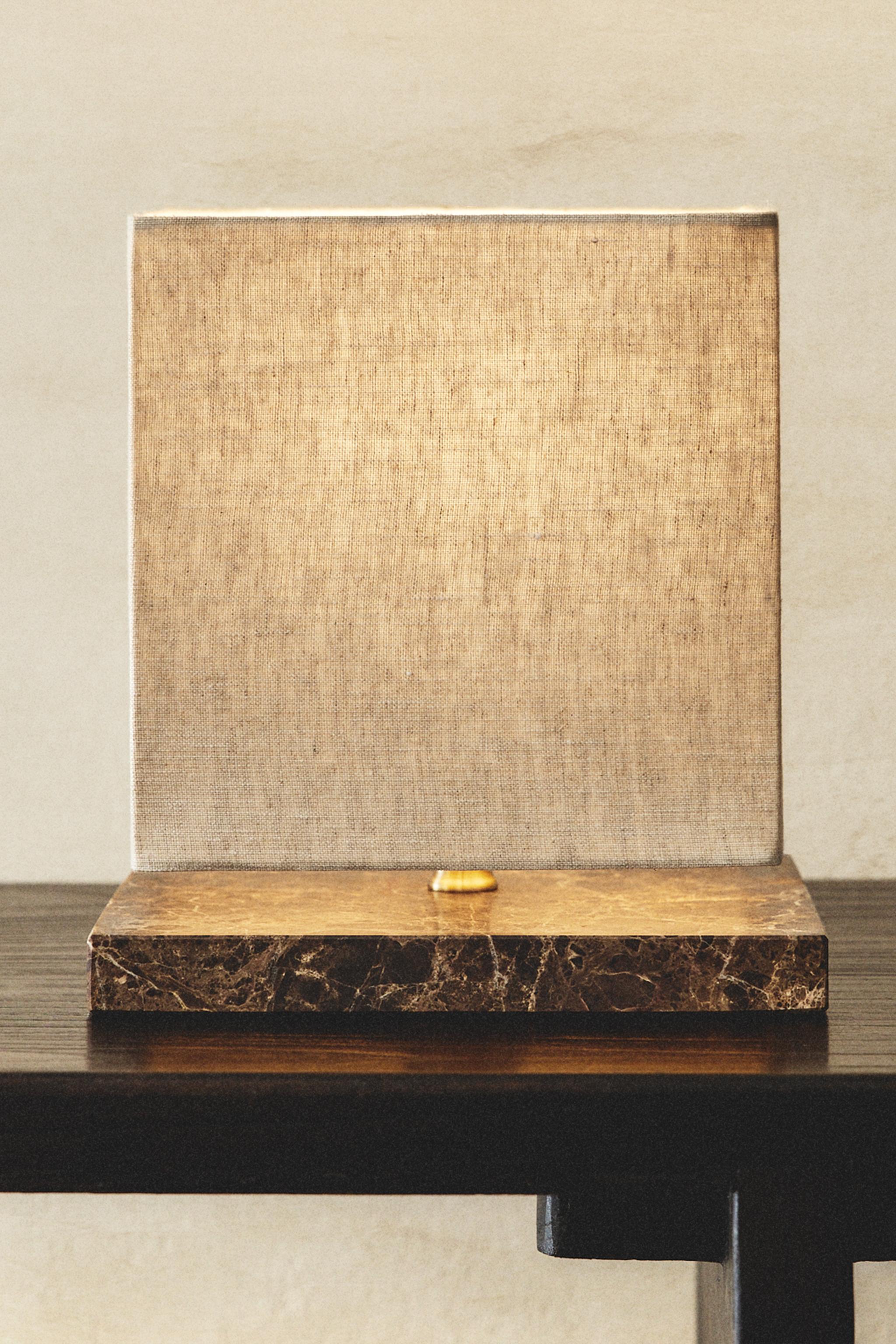 CUBE TABLE LAMP