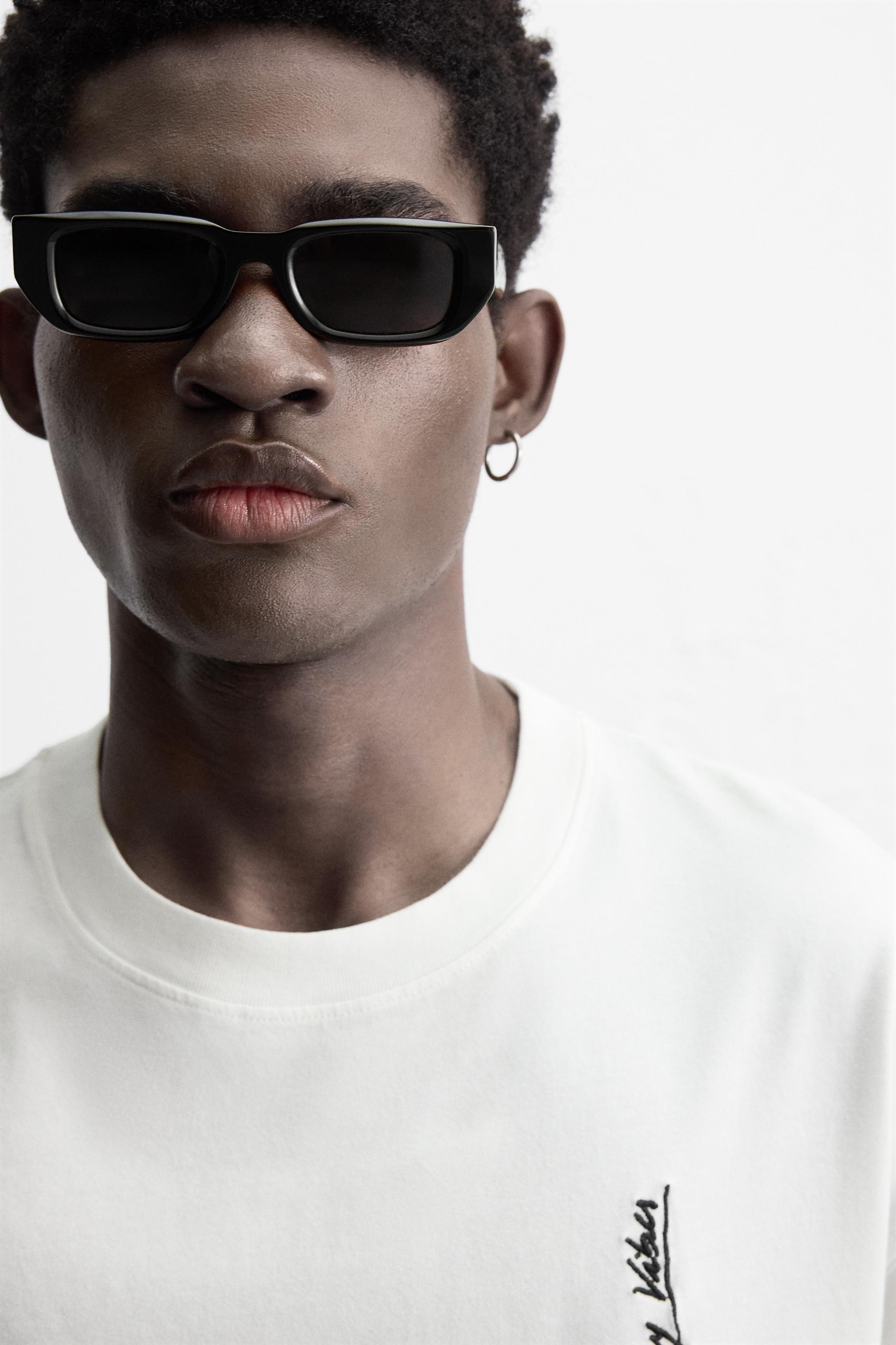 MUSICAL NOTE EMBROIDERED T-SHIRT