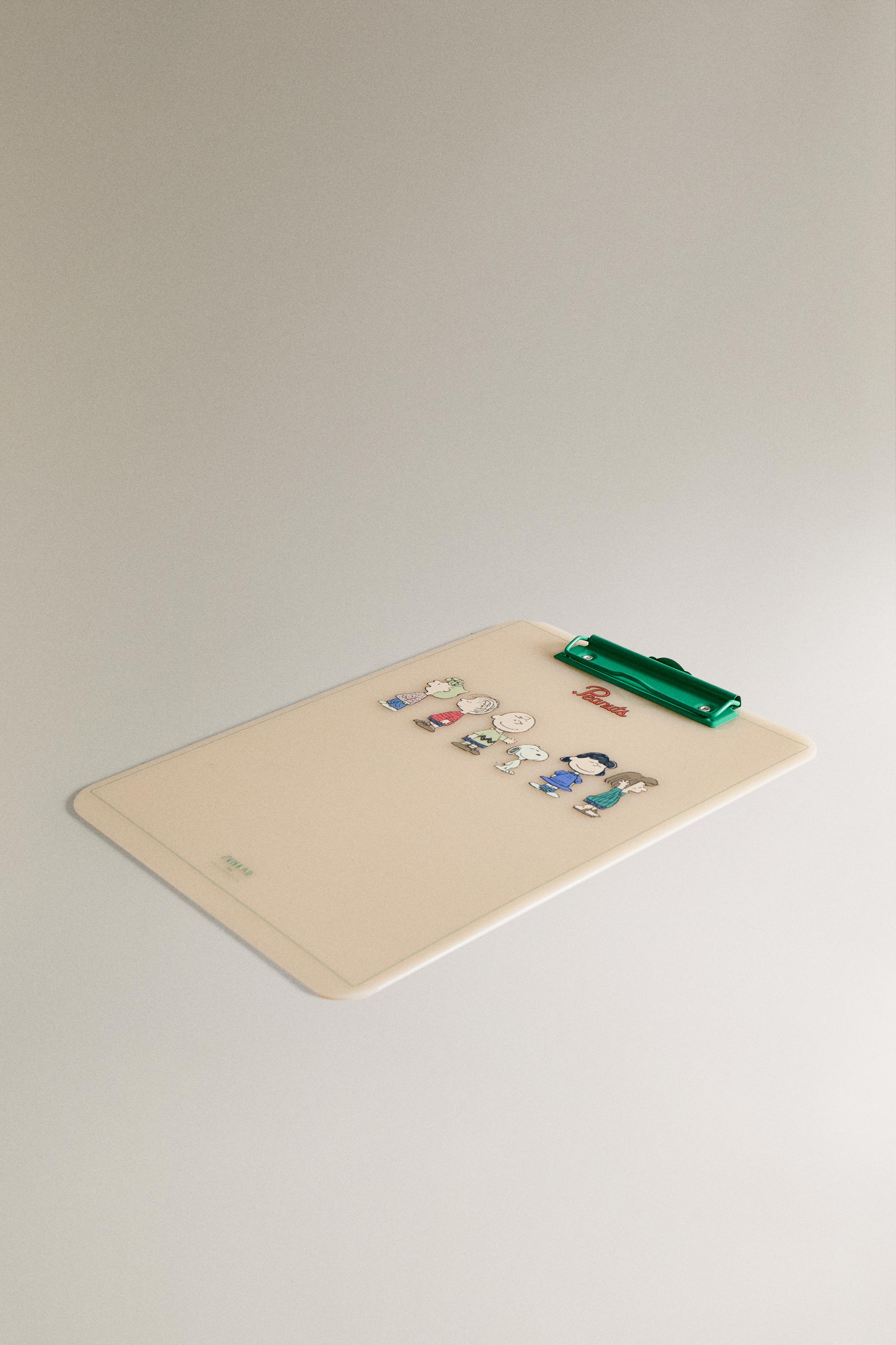 CHILDREN’S PEANUTS™ CLIPBOARD