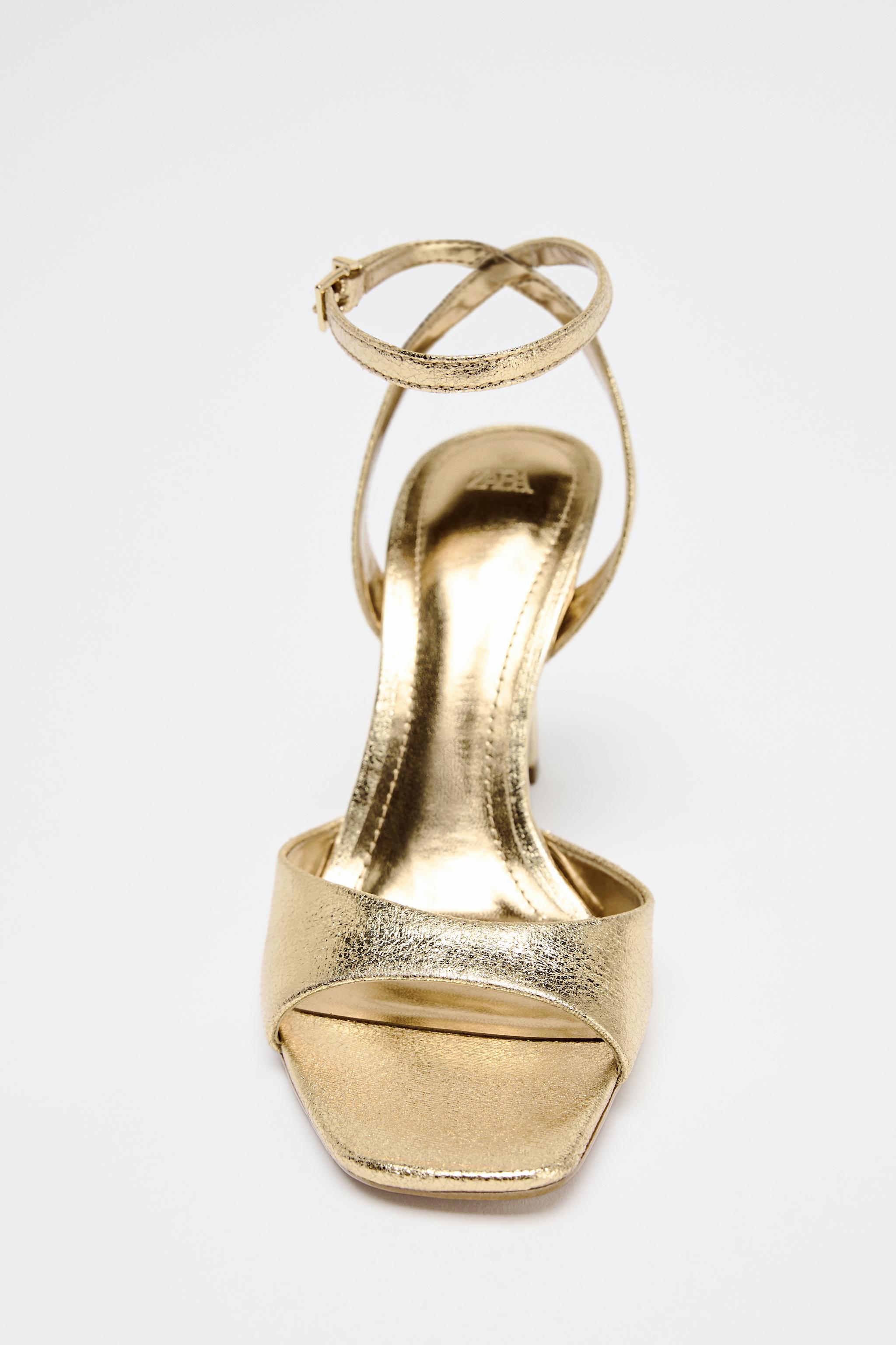 PATENT EFFECT HEELED SANDALS