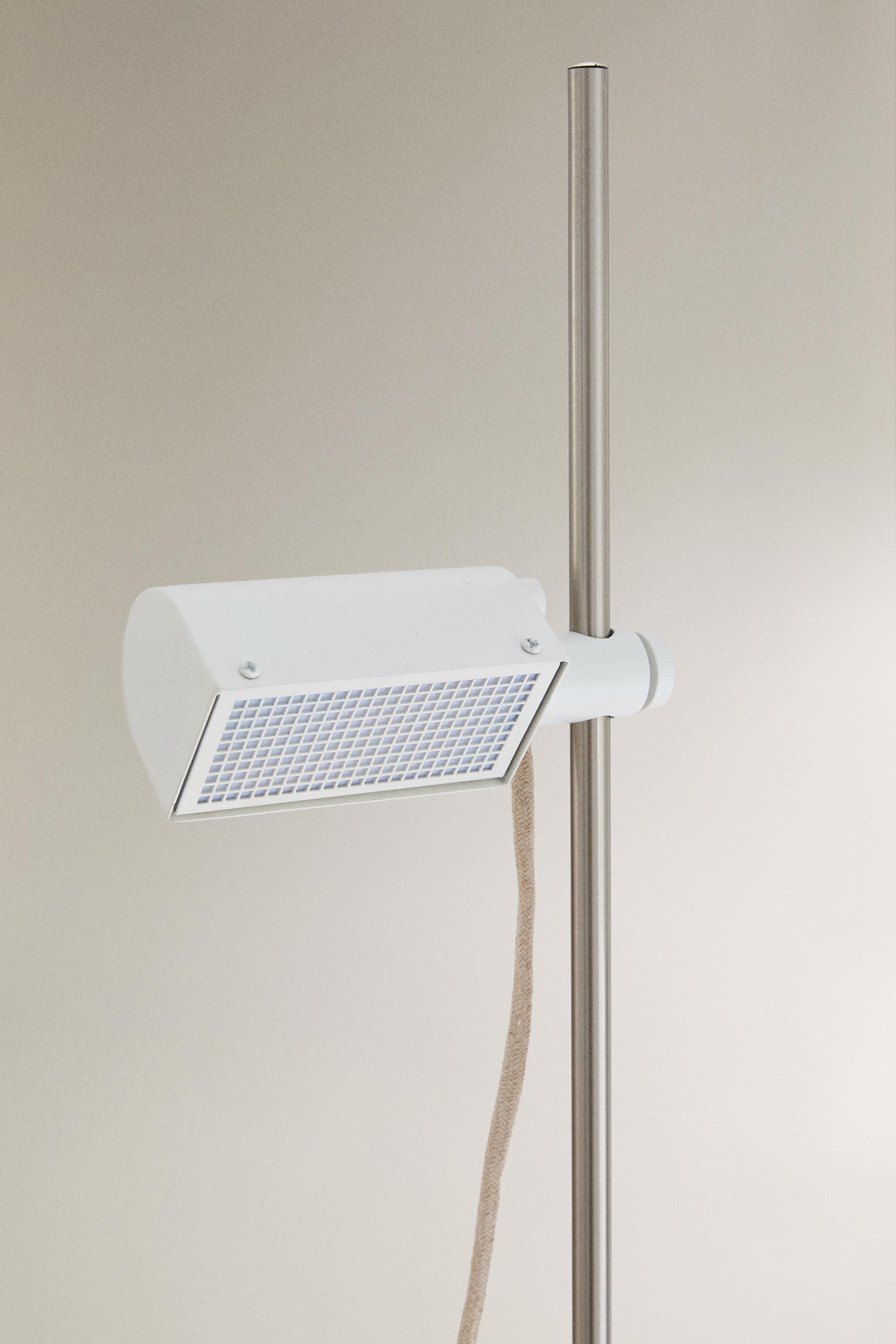 FLOOR LAMP | METAL SPOTLIGHT