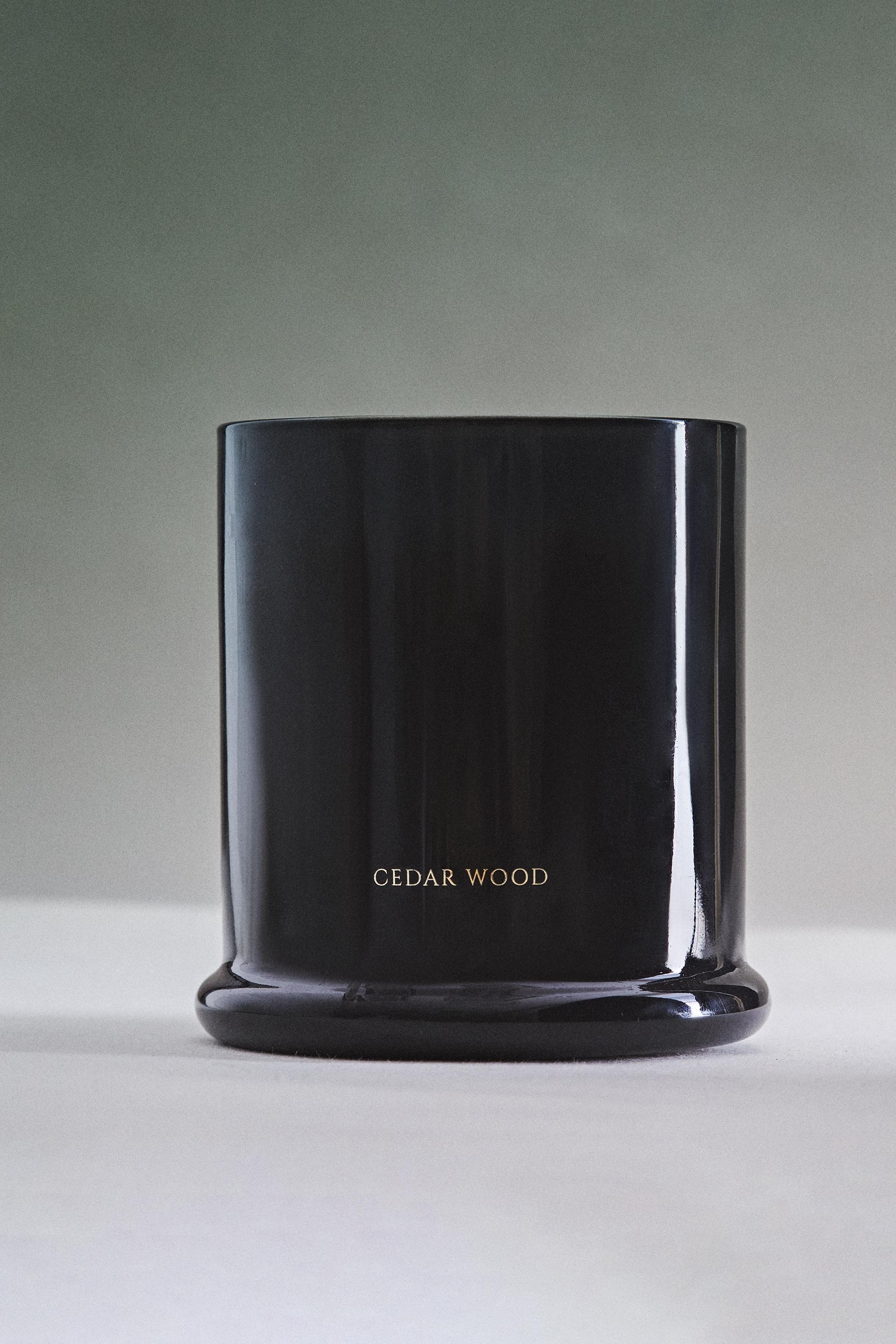(350 G) CEDAR WOOD SCENTED CANDLE