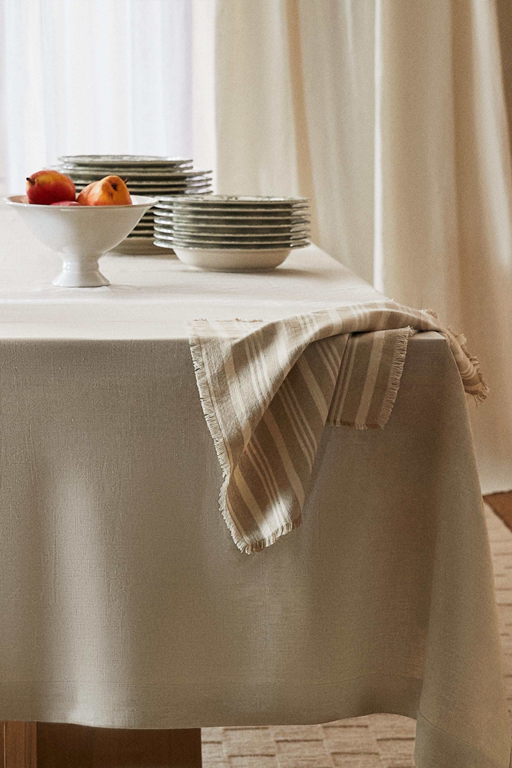 PLAIN COLORED LINEN TABLECLOTH