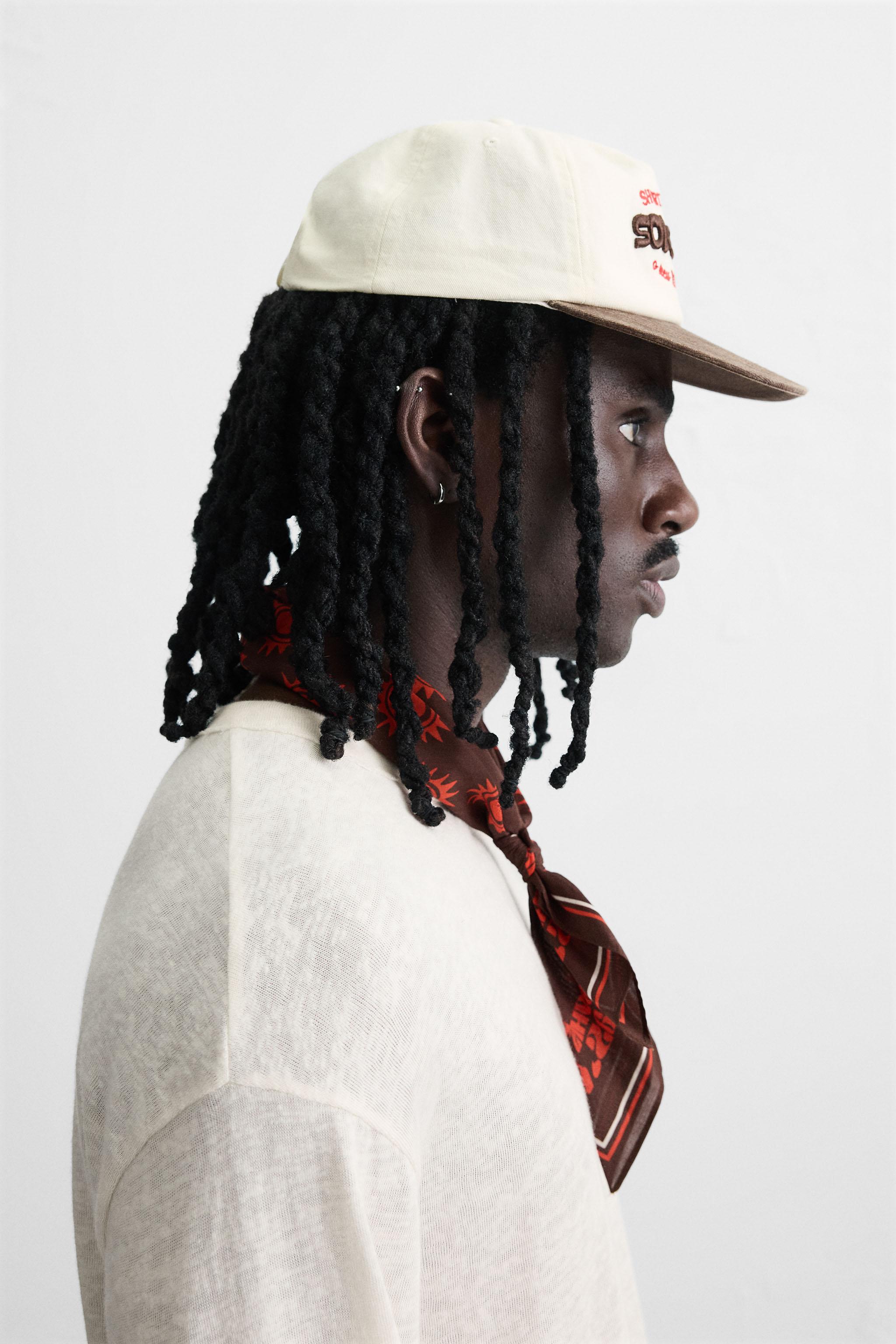 CONTRAST EMBROIDERY CAP