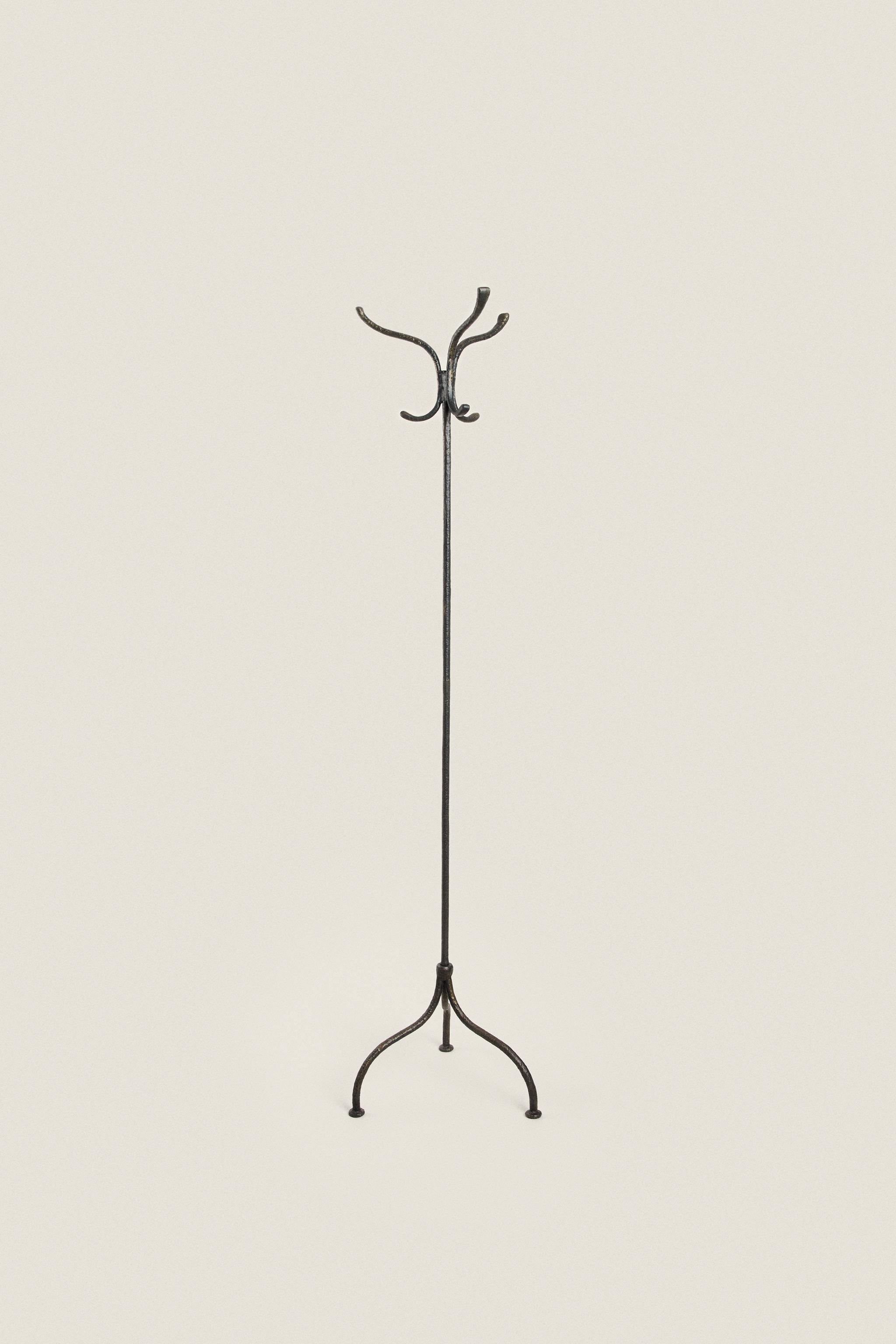 COAT STAND