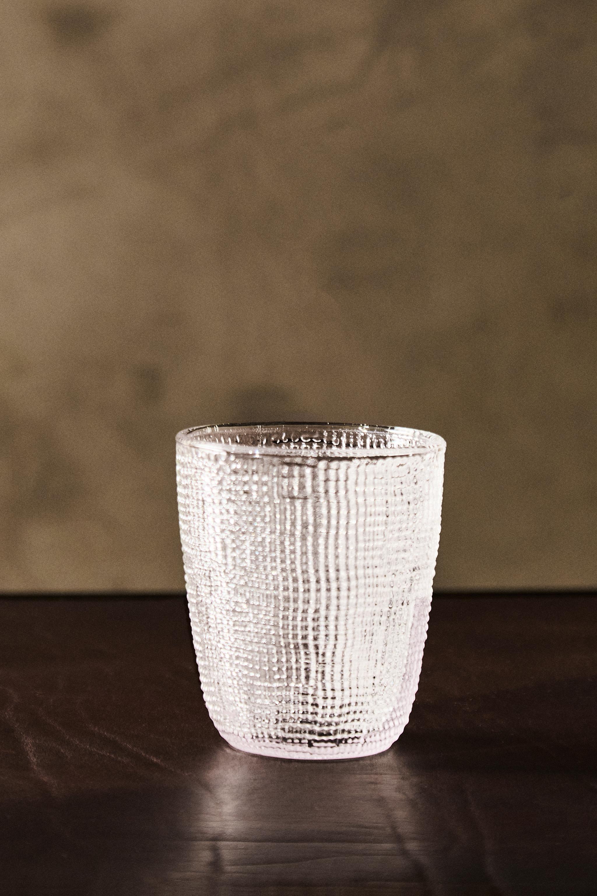 RAISED DESIGN GLASS TUMBLER