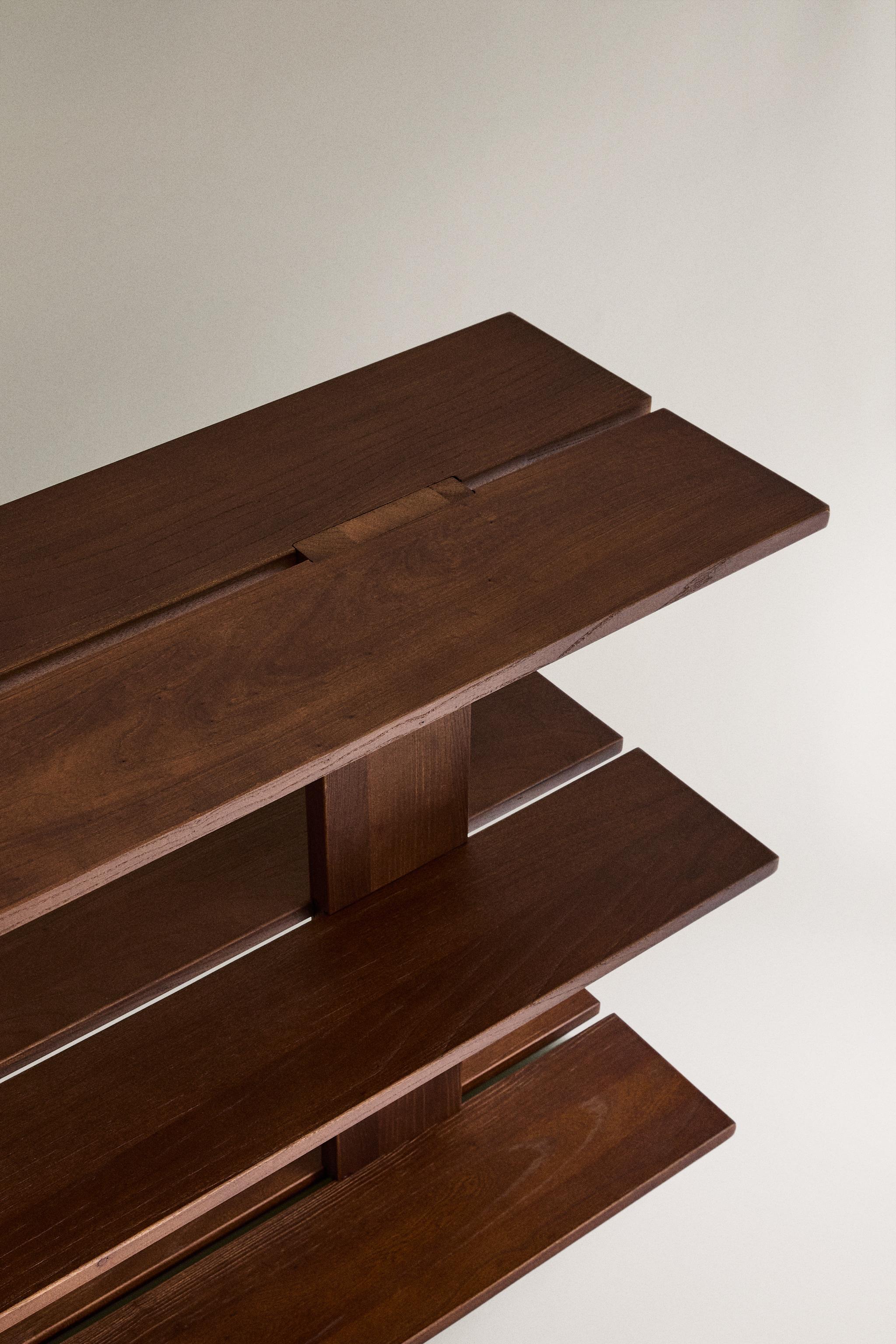 ELM WOOD SHELVING UNIT WITH THREE SHELVES