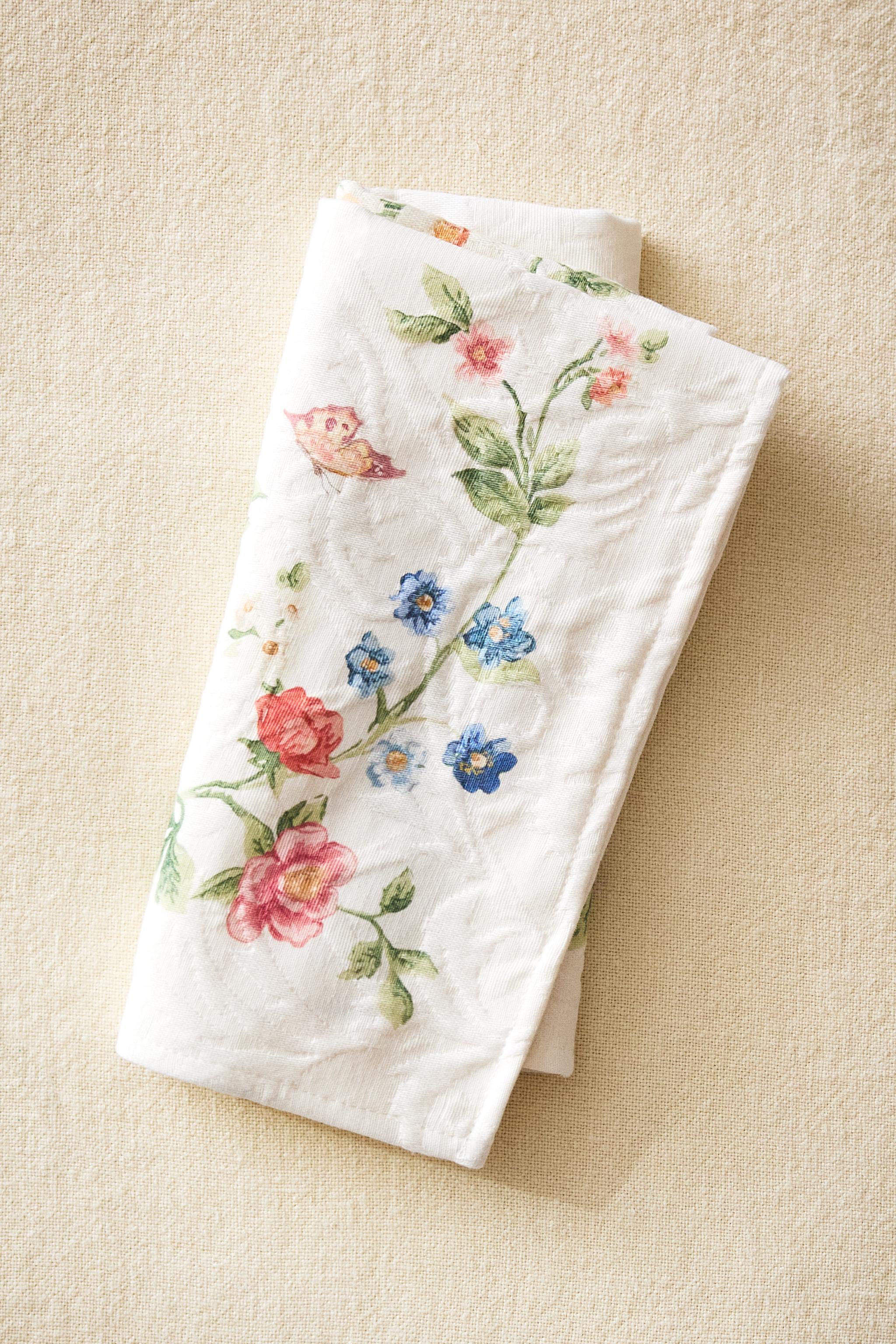 SET OF JACQUARD NAPKINS AND FLORAL PRINT (SET OF 2)
