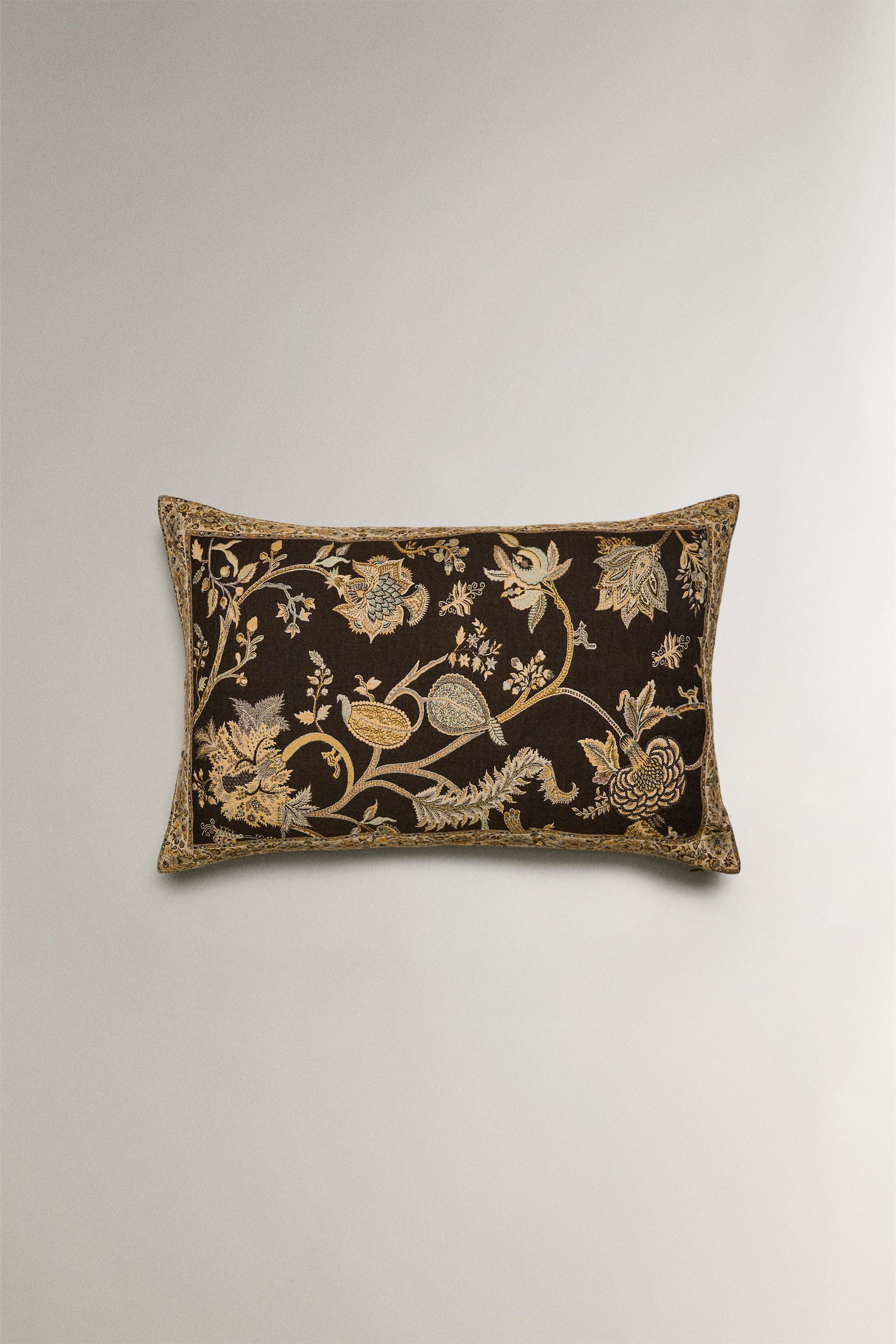 JACQUARD THROW PILLOW COVER