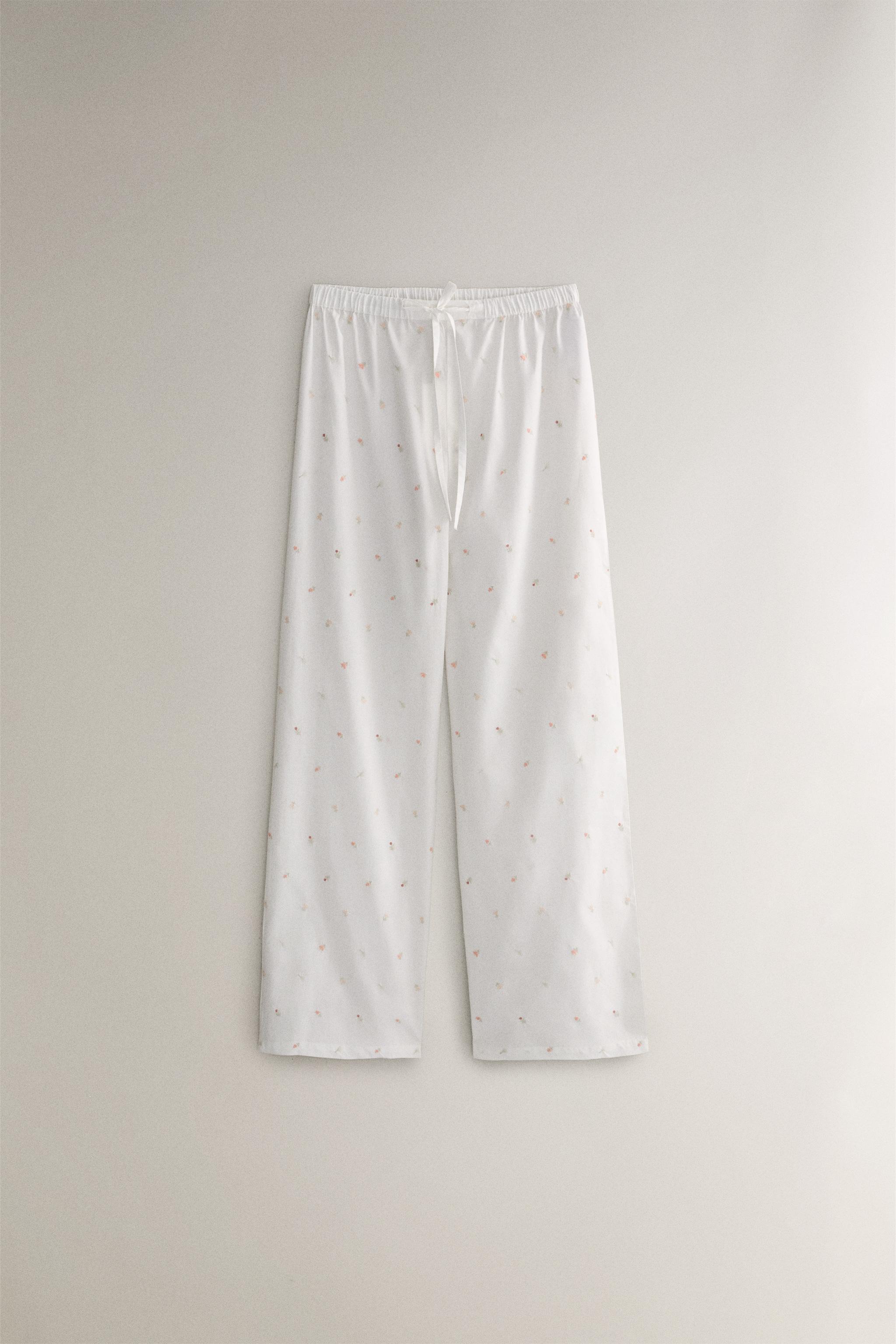 EMBROIDERED PANTS WITH LILIES