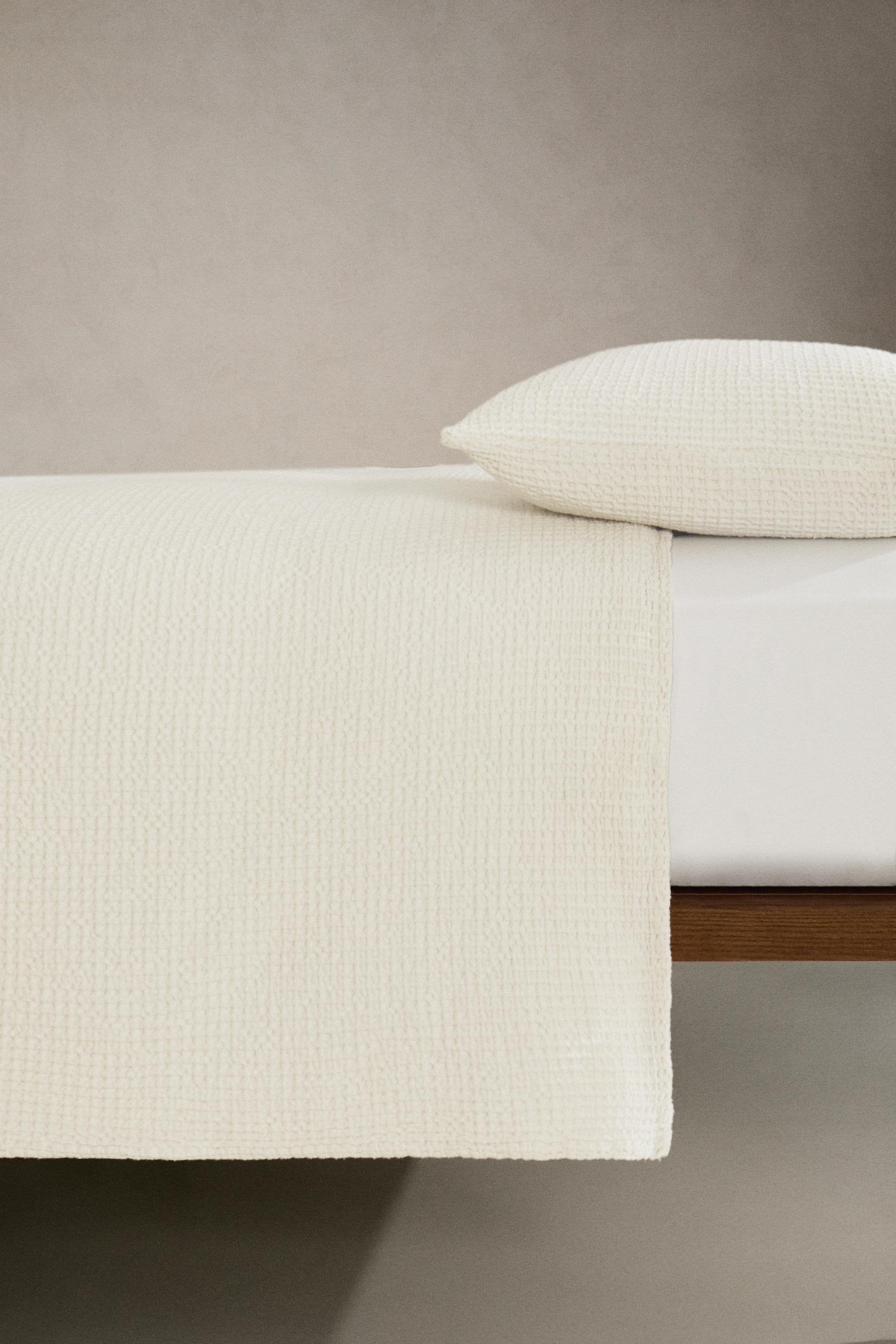 MINI WAFFLE-KNIT COTTON BEDSPREAD