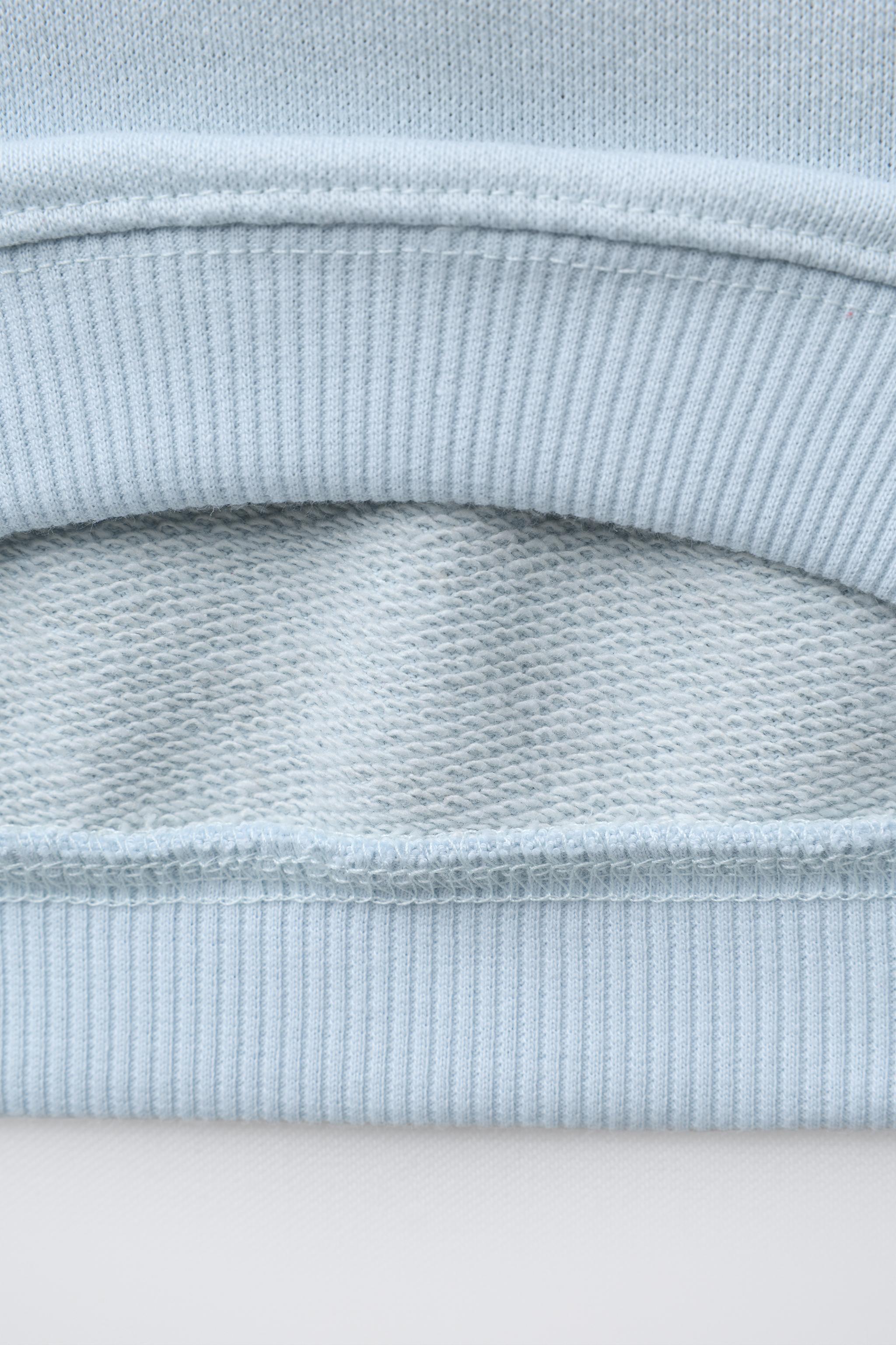 HELLO KITTY © SANRIO PRINT SWEATSHIRT