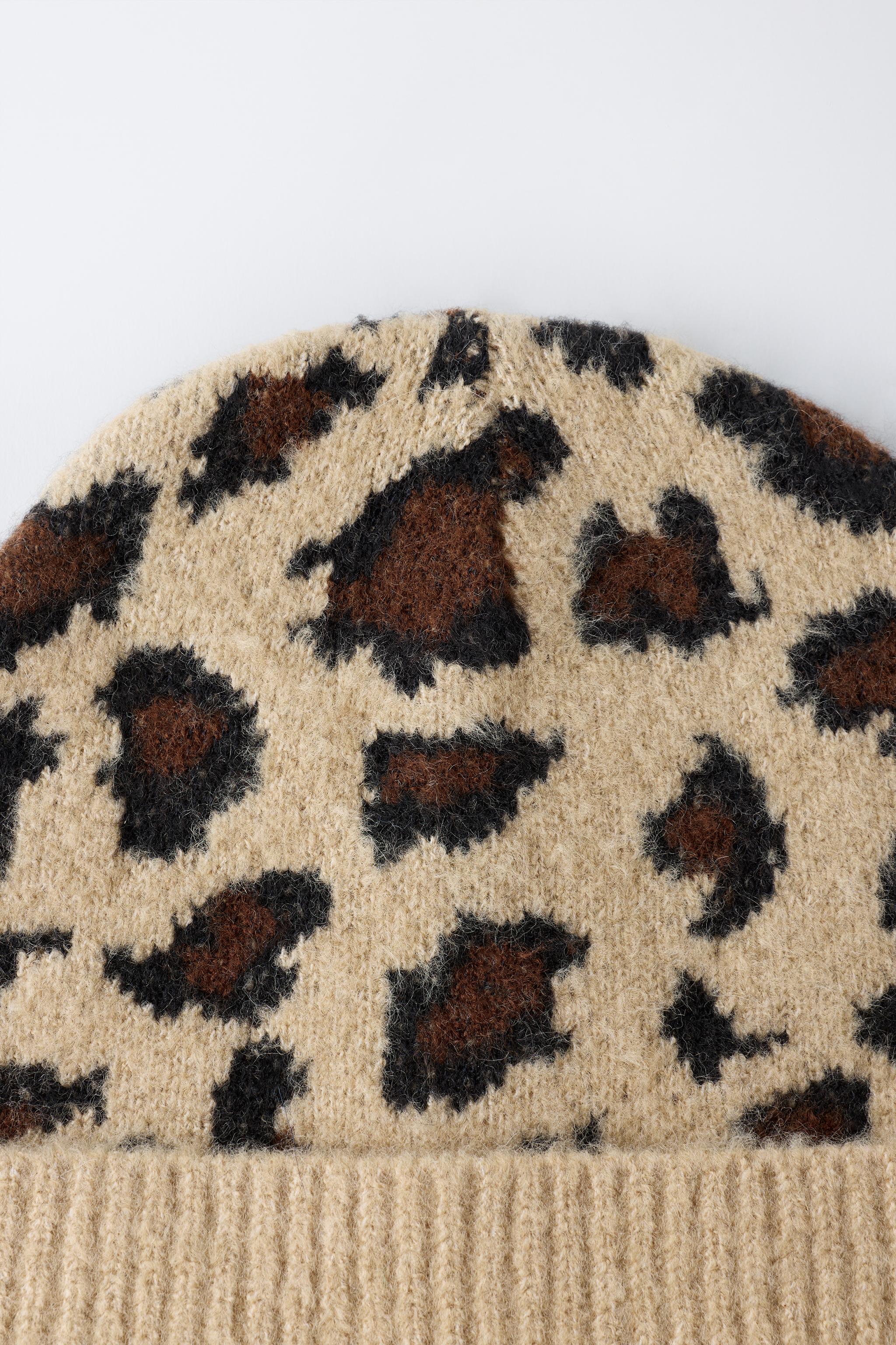 ANIMAL PRINT KNIT HAT