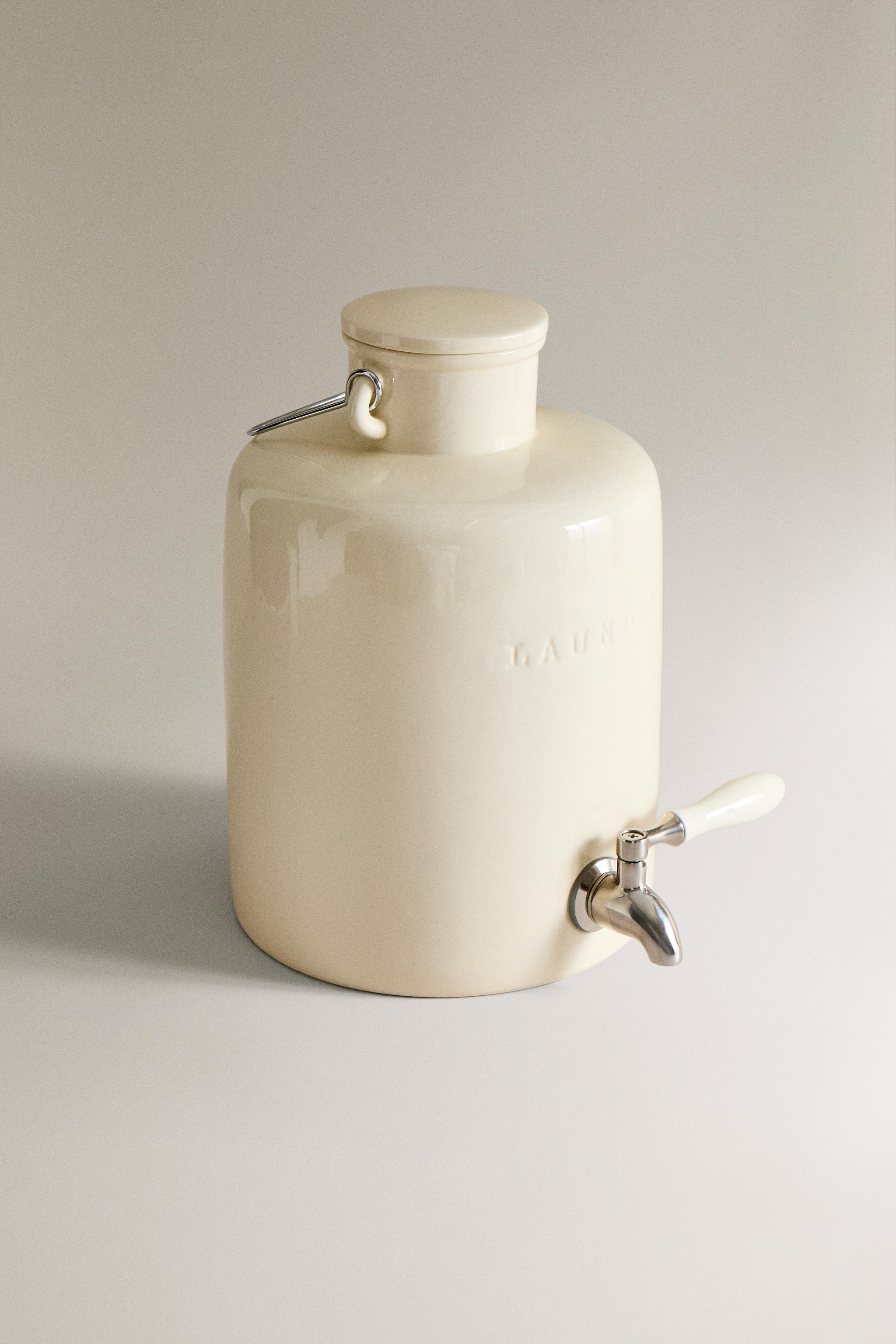 LAUNDRY DETERGENT DISPENSER