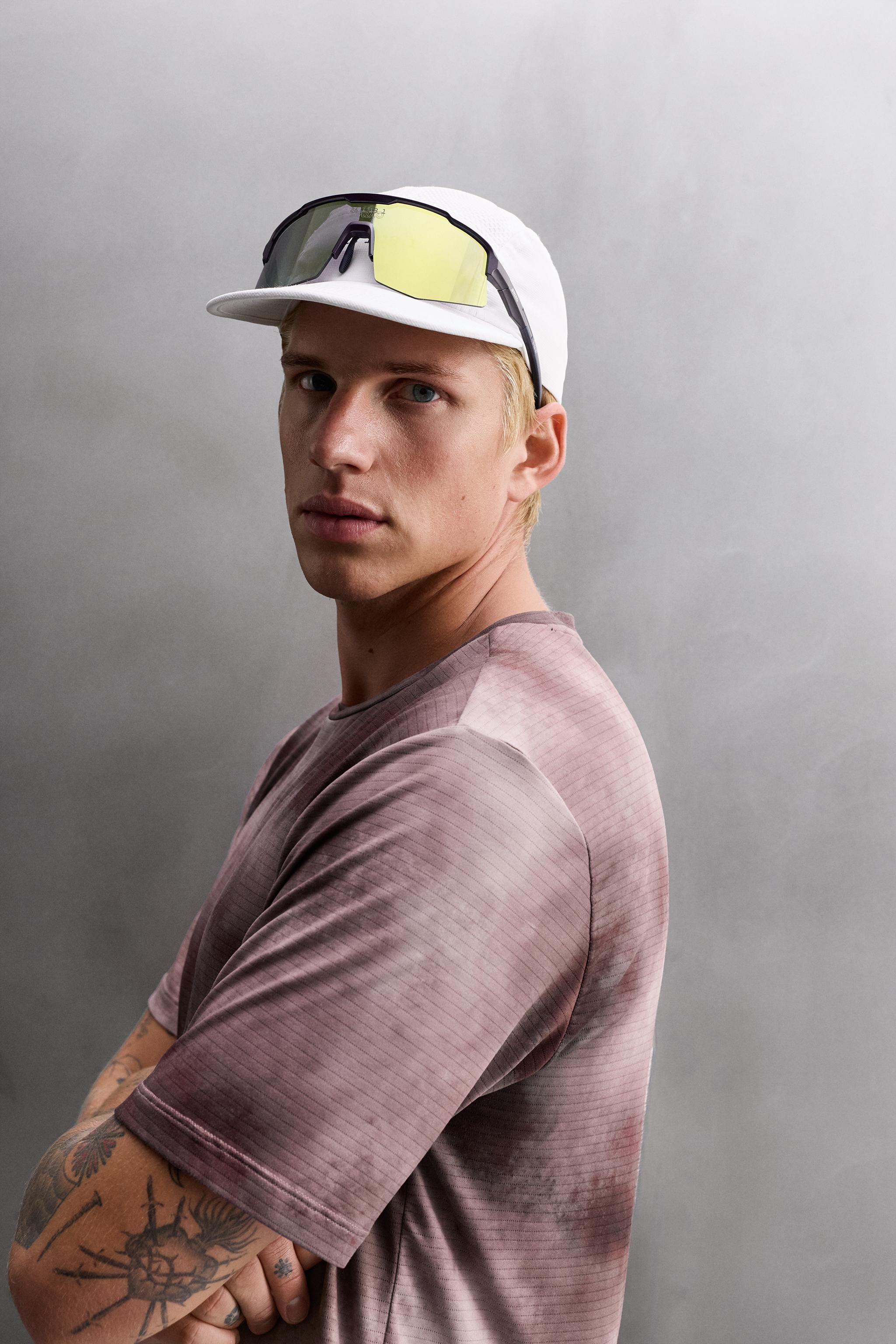 TIE-DYE PRINT PERFORATED T-SHIRT