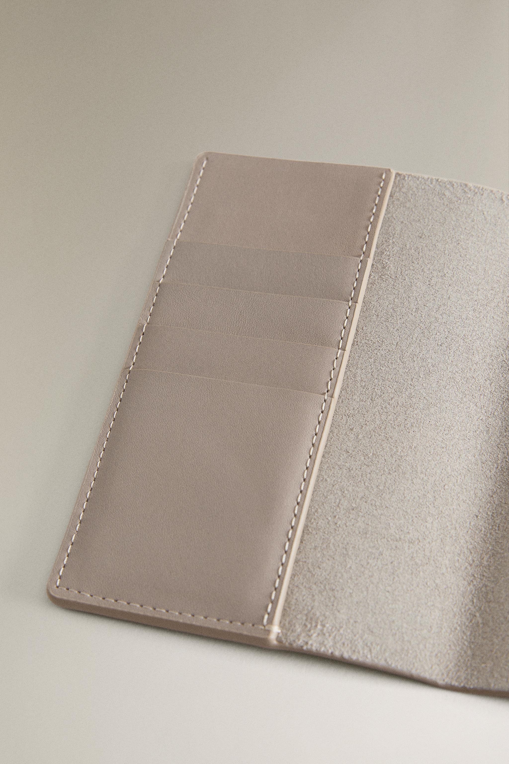 LEATHER TRAVEL DOCUMENT HOLDER