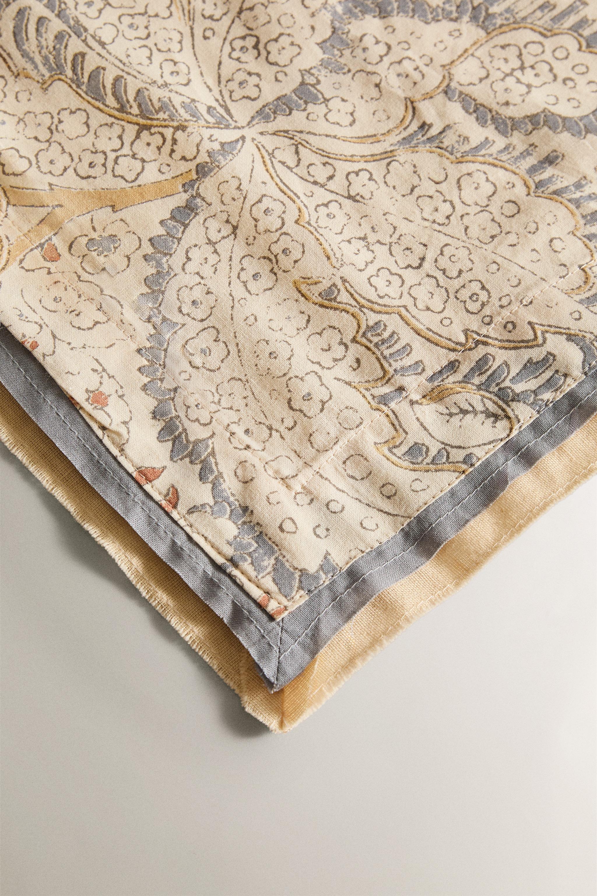 FLORAL AND PAISLEY PRINT TABLECLOTH