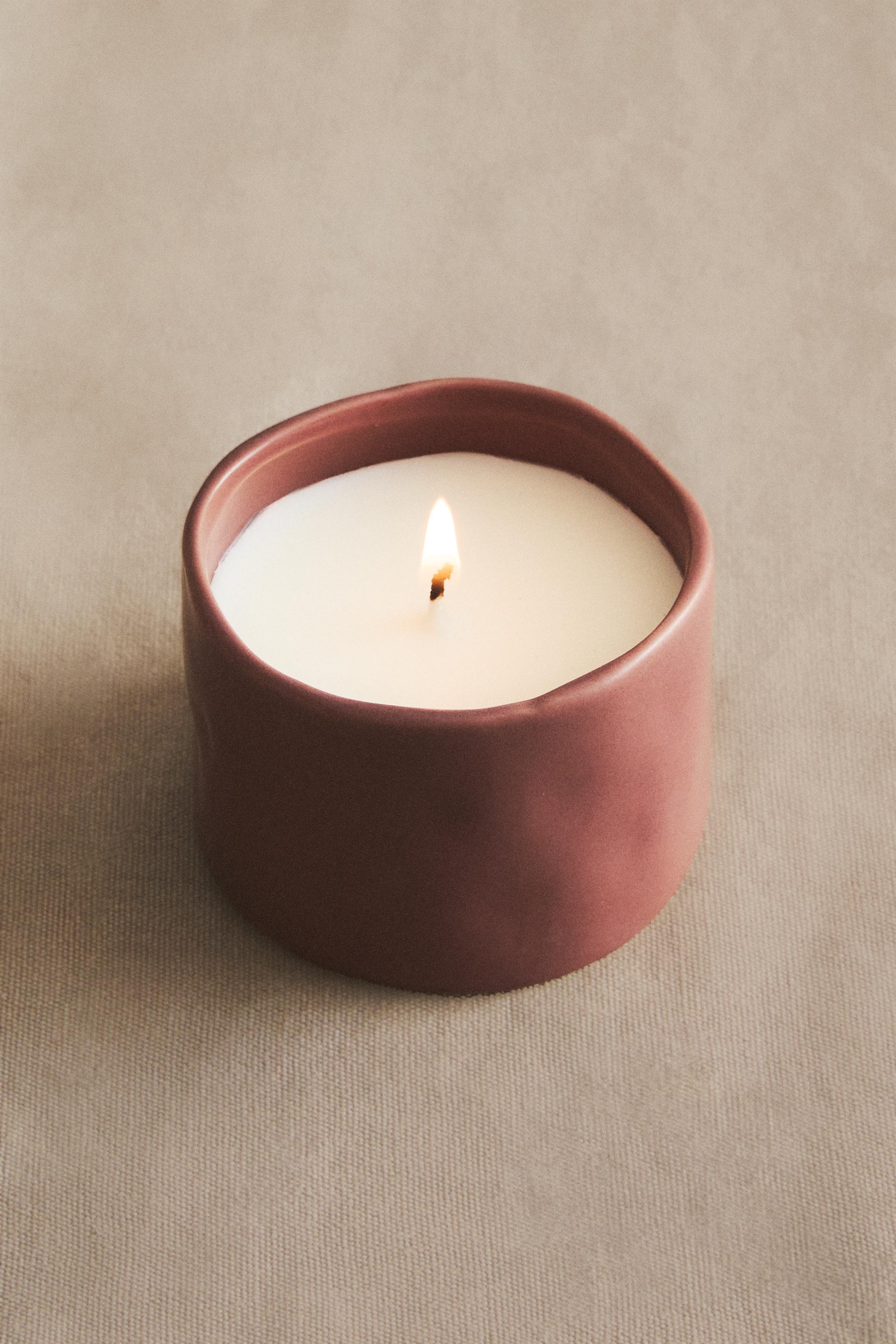 (150 G) FLORAL BEYOND SCENTED CANDLE